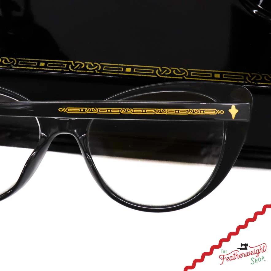Reading Glasses, Featherweight Readers With Case - Image 4