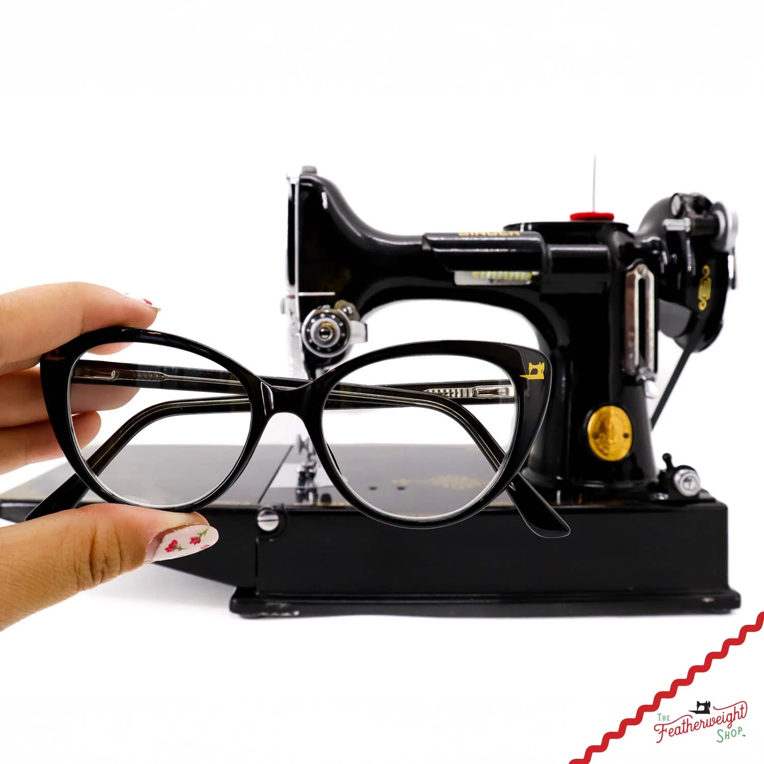 Reading Glasses, Featherweight Readers With Case - Image 9
