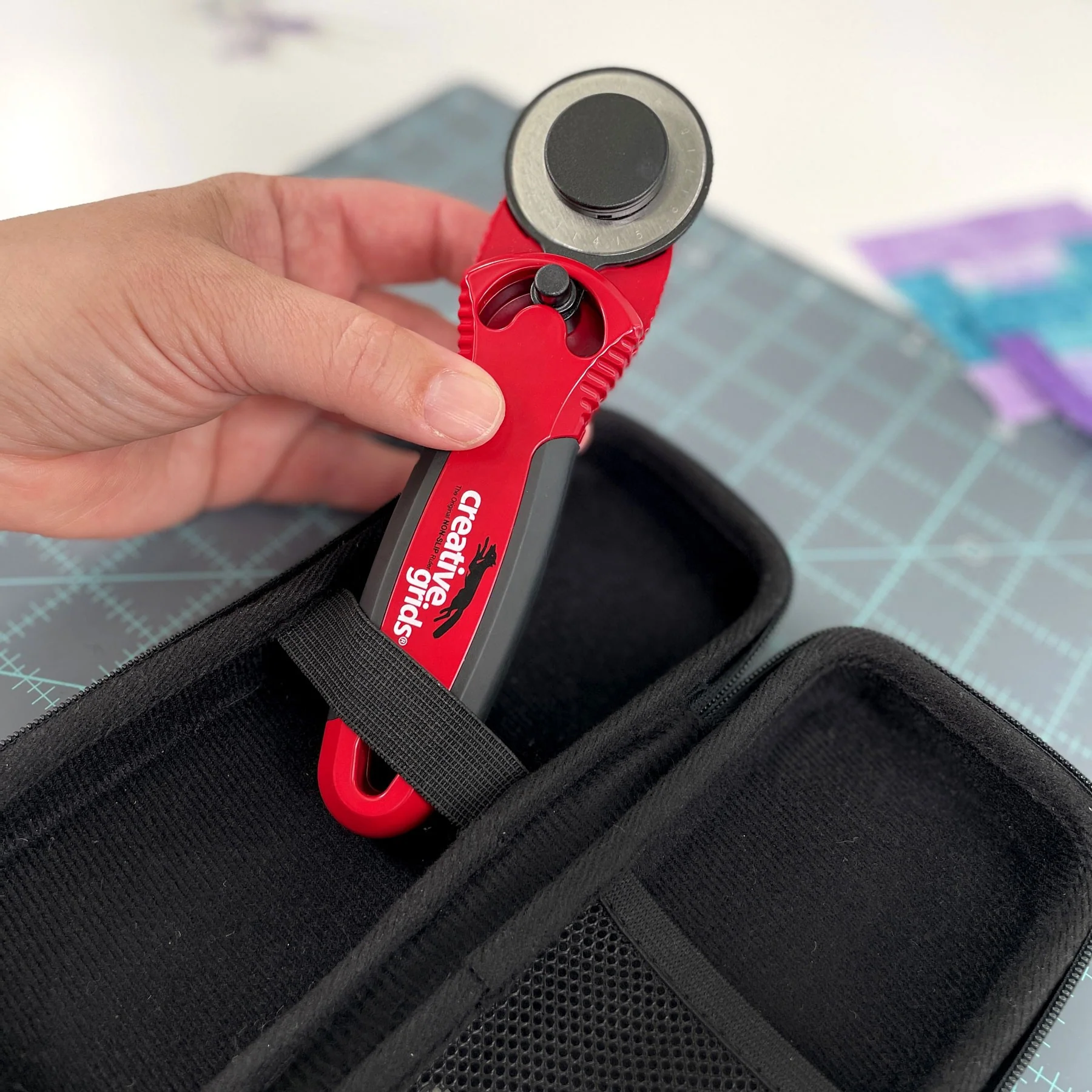 Rotary Cutter, Creative Grids & Case - 45 mm - Image 2
