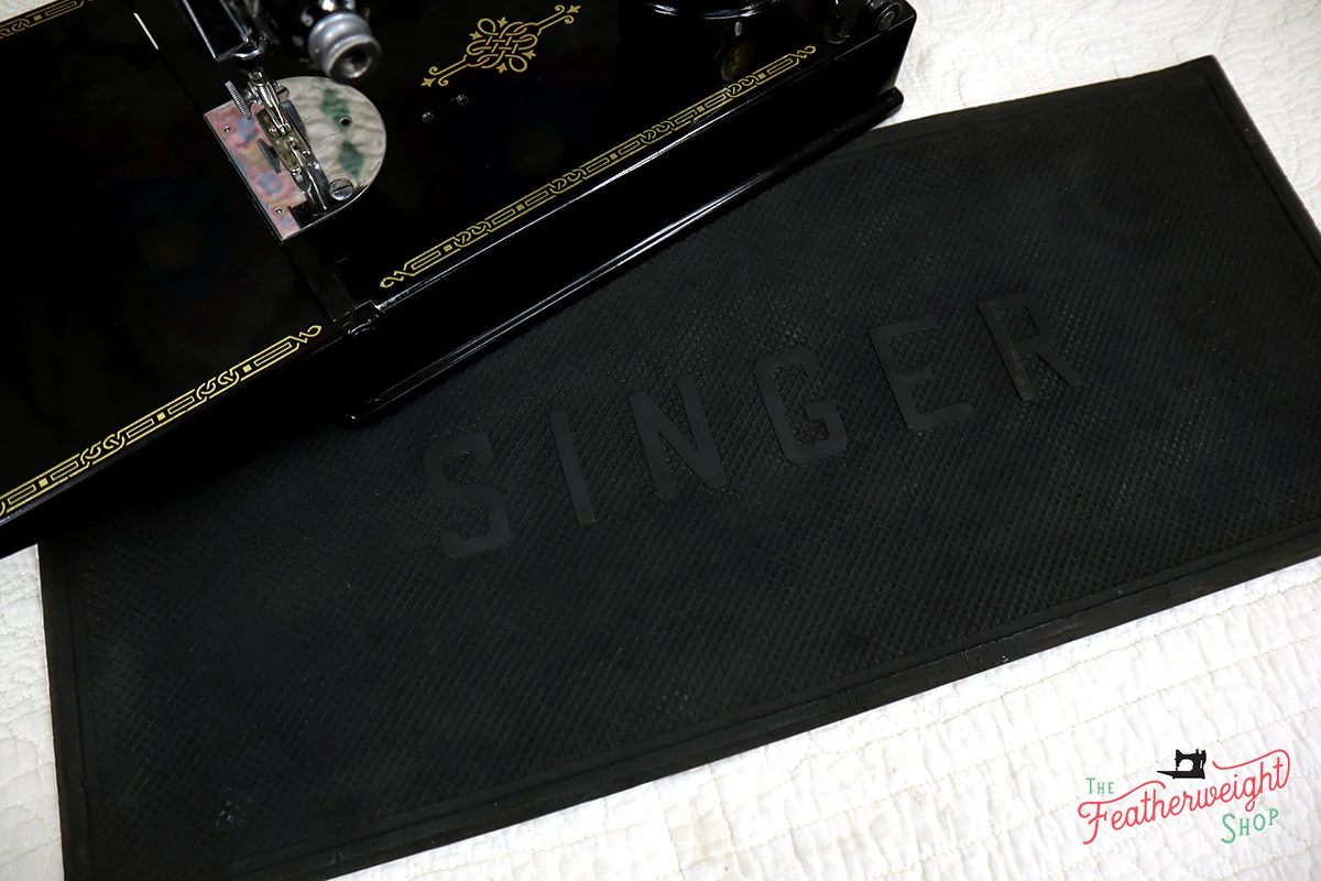 Rubber Table Mat for the Singer Featherweight 221 & 222 (Vintage Original) - Image 3