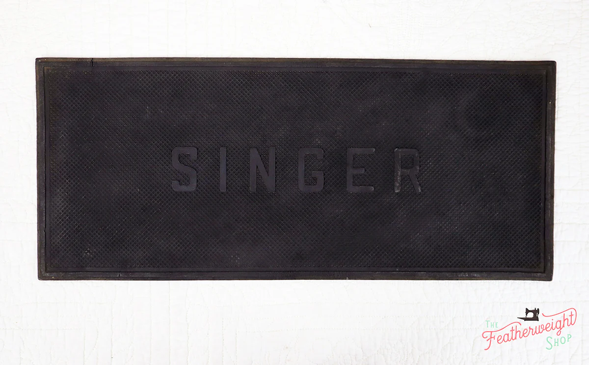 Rubber Table Mat for the Singer Featherweight 221 & 222 (Vintage Original) - Image 4