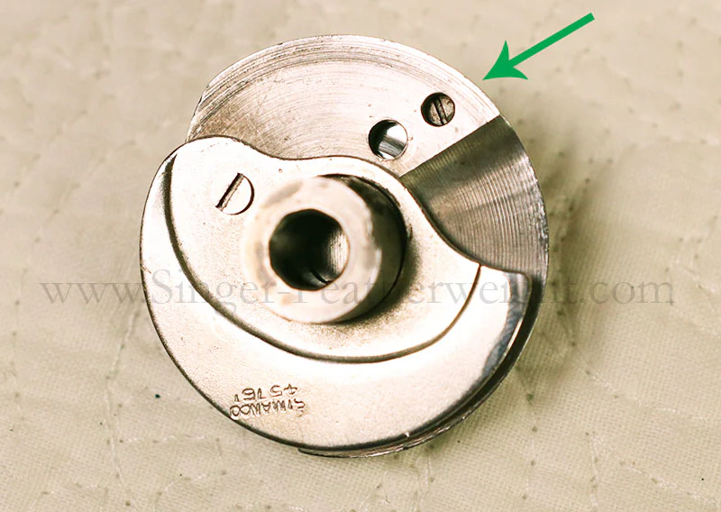 Screw, Pivot Mounting For Gib Hook, Singer Featherweight (Vintage Original) - Image 3