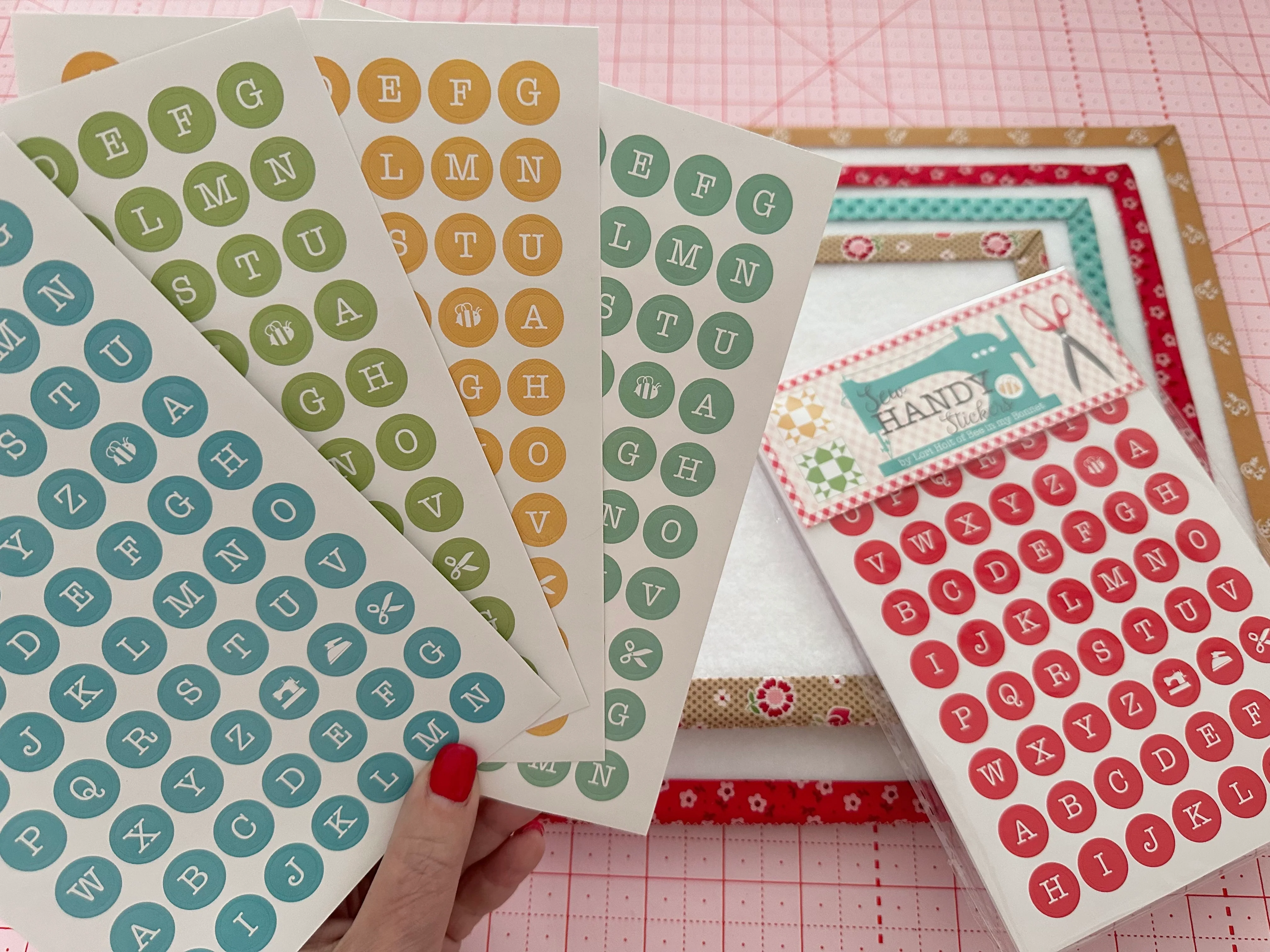 Sew Simple Shapes, Let's Make a SNOWMAN by Lori Holt of Bee in My Bonnet - Image 12