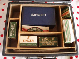 Singer Fashion Aids Attachments Case (Vintage Original) - Image 14