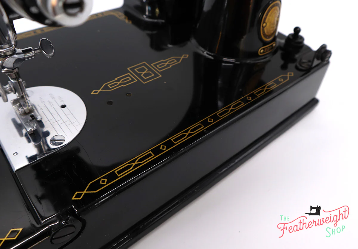 Singer Featherweight 221 1954 - AL690*** - Image 10