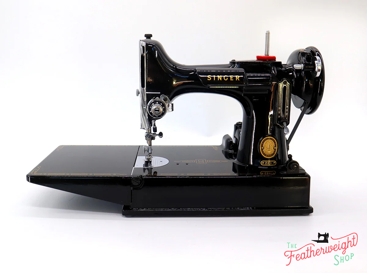 Singer Featherweight 221 1954 - AL690*** - Image 2
