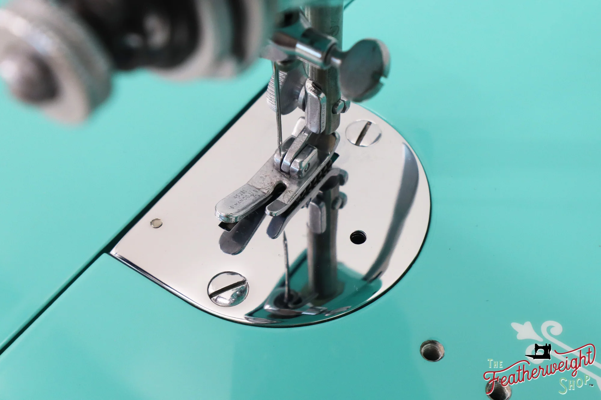Singer Featherweight 221, AD7871** - Fully Restored in Tiffany Blue - Image 15