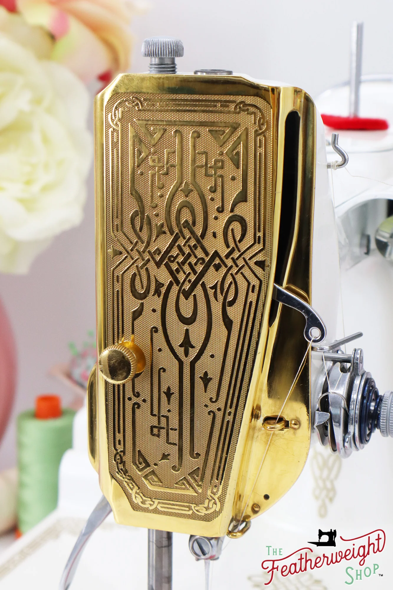 Singer Featherweight 221, AD883*** - Fully Restored in Cloud, Gold-Plated! - Image 10