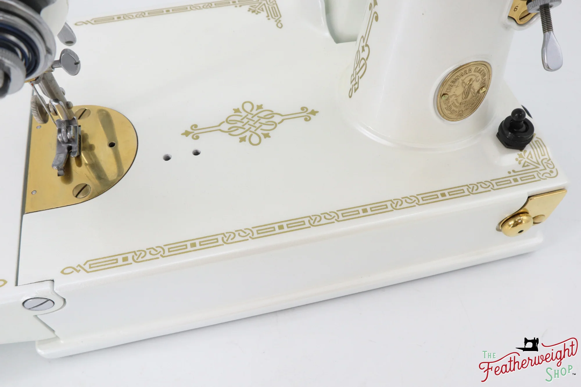 Singer Featherweight 221, AD883*** - Fully Restored in Cloud, Gold-Plated! - Image 16