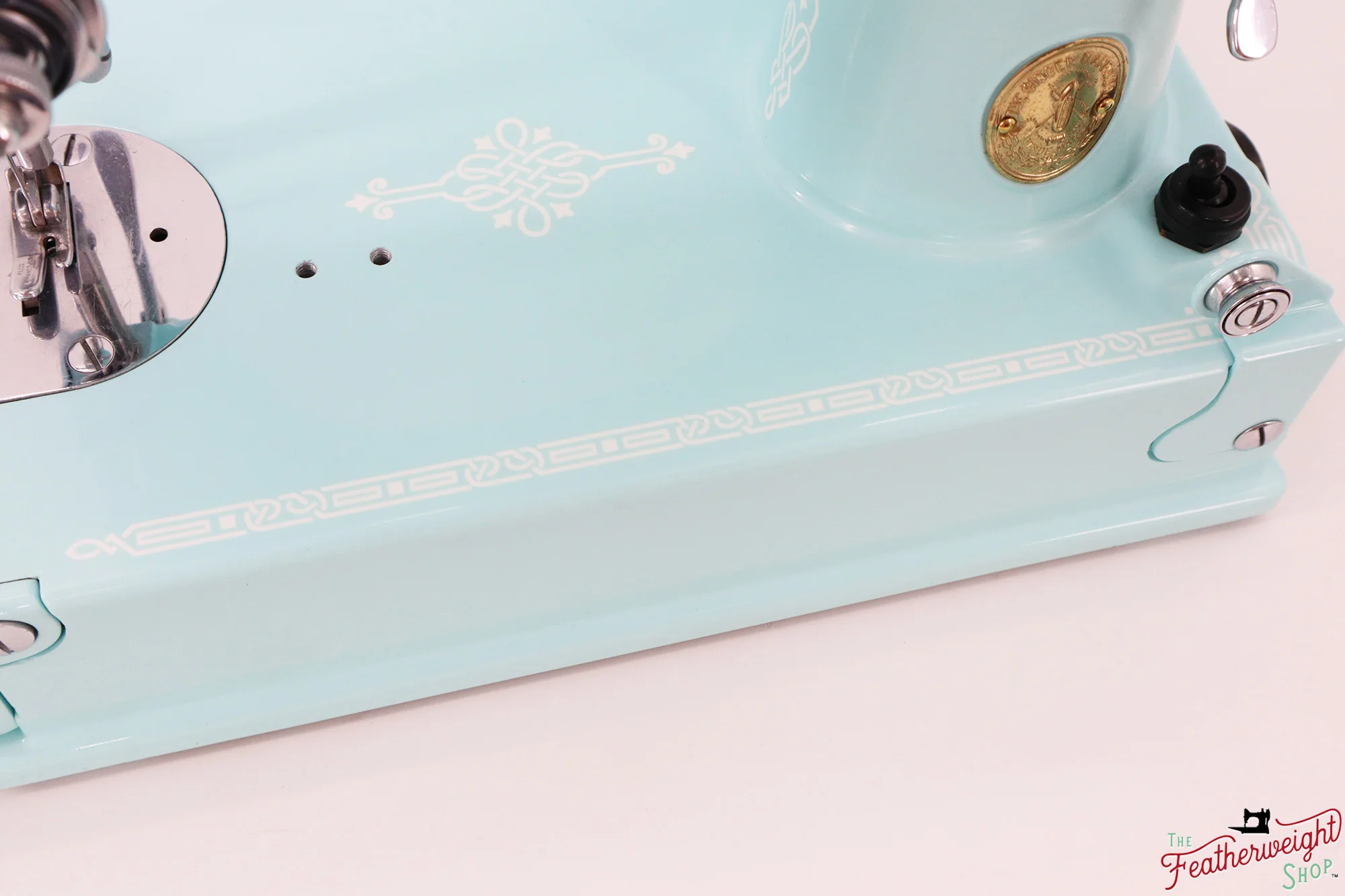 Singer Featherweight 221, AE213*** - Fully Restored in Snowflake Blue - Image 10