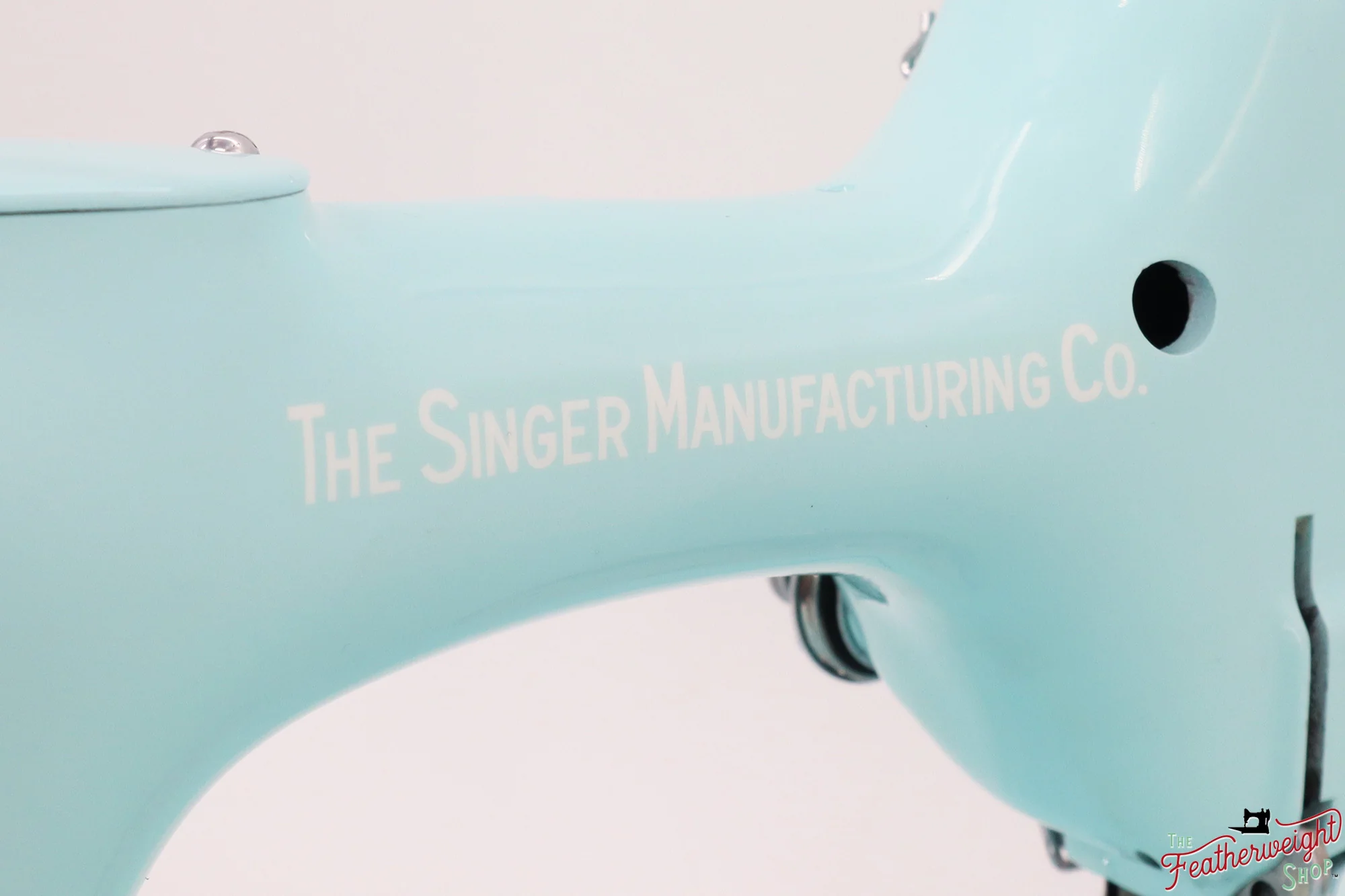 Singer Featherweight 221, AE213*** - Fully Restored in Snowflake Blue - Image 13