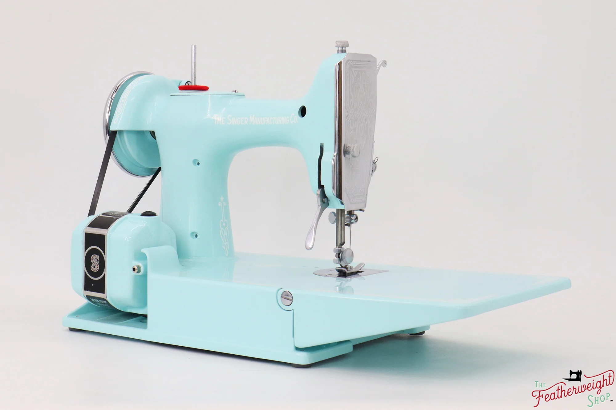 Singer Featherweight 221, AE213*** - Fully Restored in Snowflake Blue - Image 6