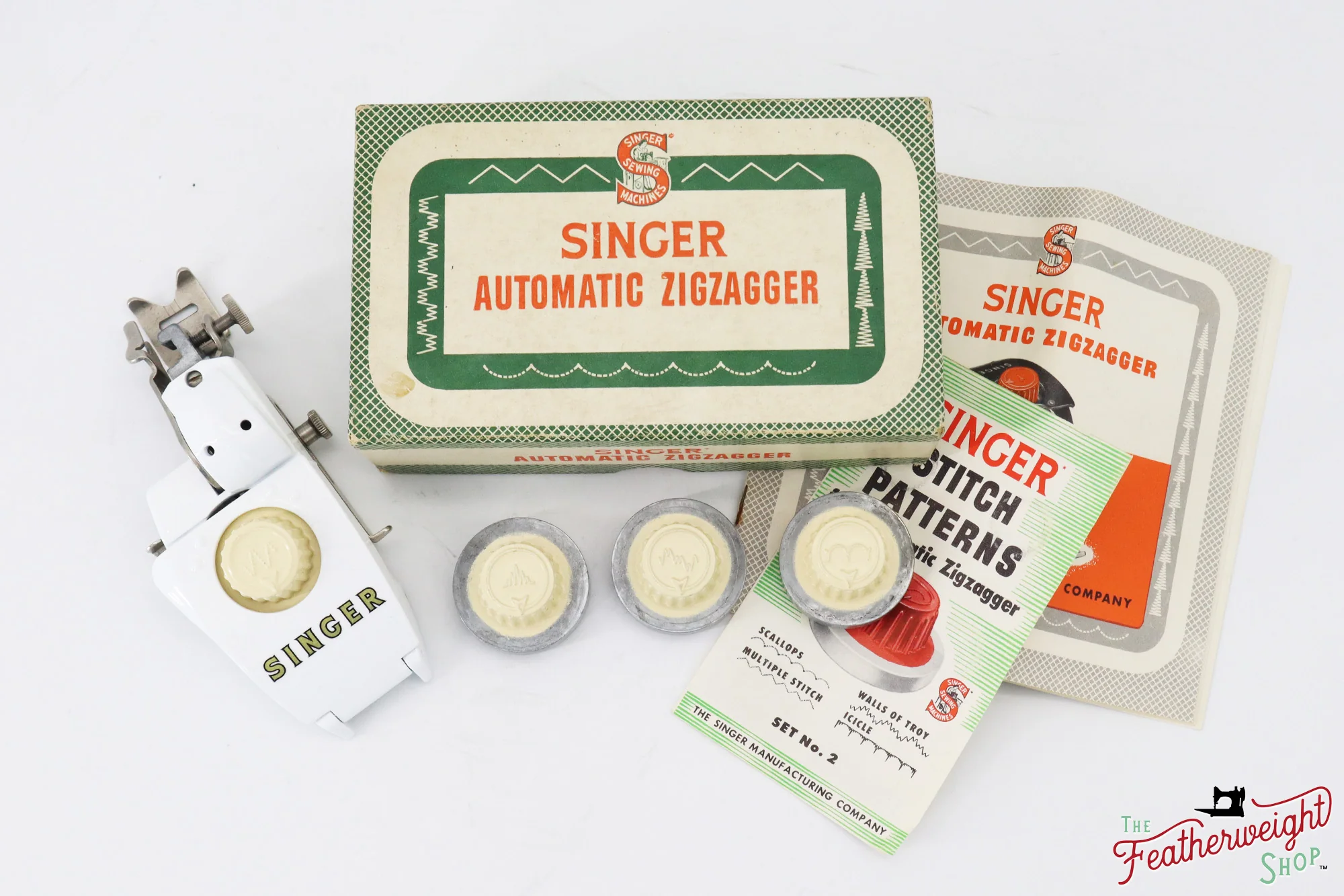 Singer Featherweight 221 AE303*** - Fully Restored in Cloud - Image 3