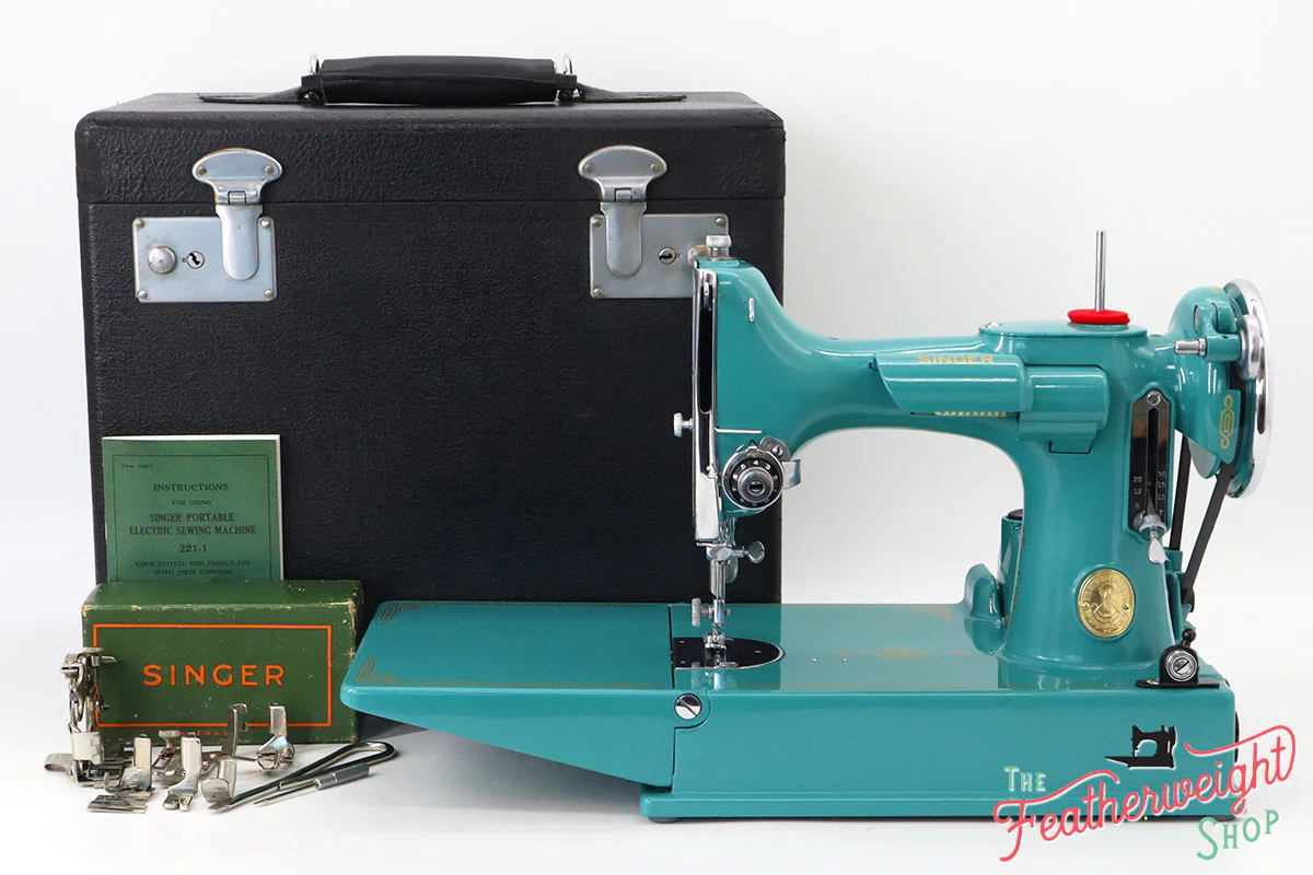 Singer Featherweight 221, AE779*** - Fully Restored in Lagoon - Image 2