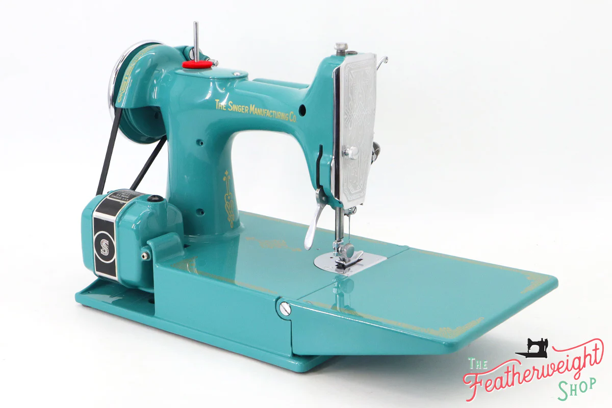 Singer Featherweight 221, AE779*** - Fully Restored in Lagoon - Image 5
