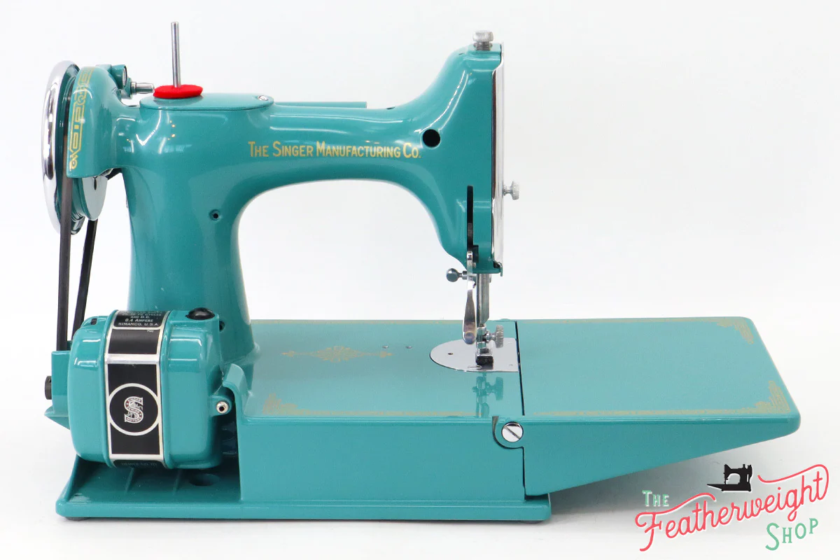 Singer Featherweight 221, AE779*** - Fully Restored in Lagoon - Image 6