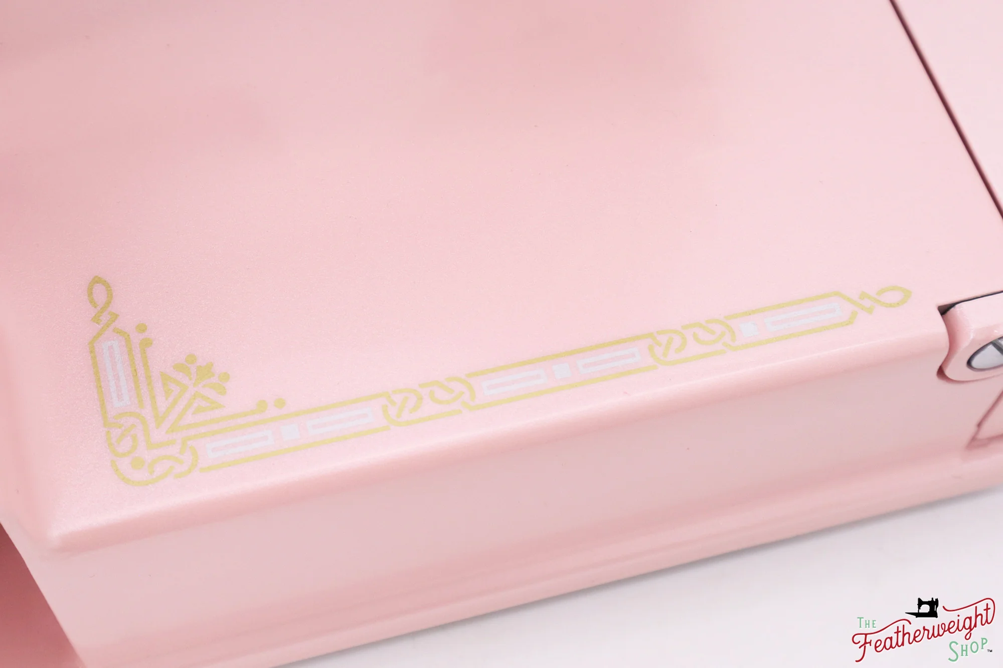 Singer Featherweight 221, AE990*** - Fully Restored in Pink Frosting - Image 13