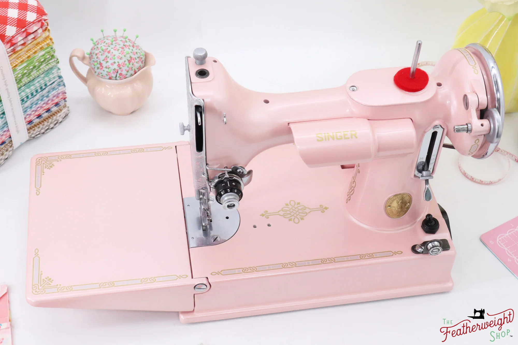 Singer Featherweight 221, AE990*** - Fully Restored in Pink Frosting - Image 3