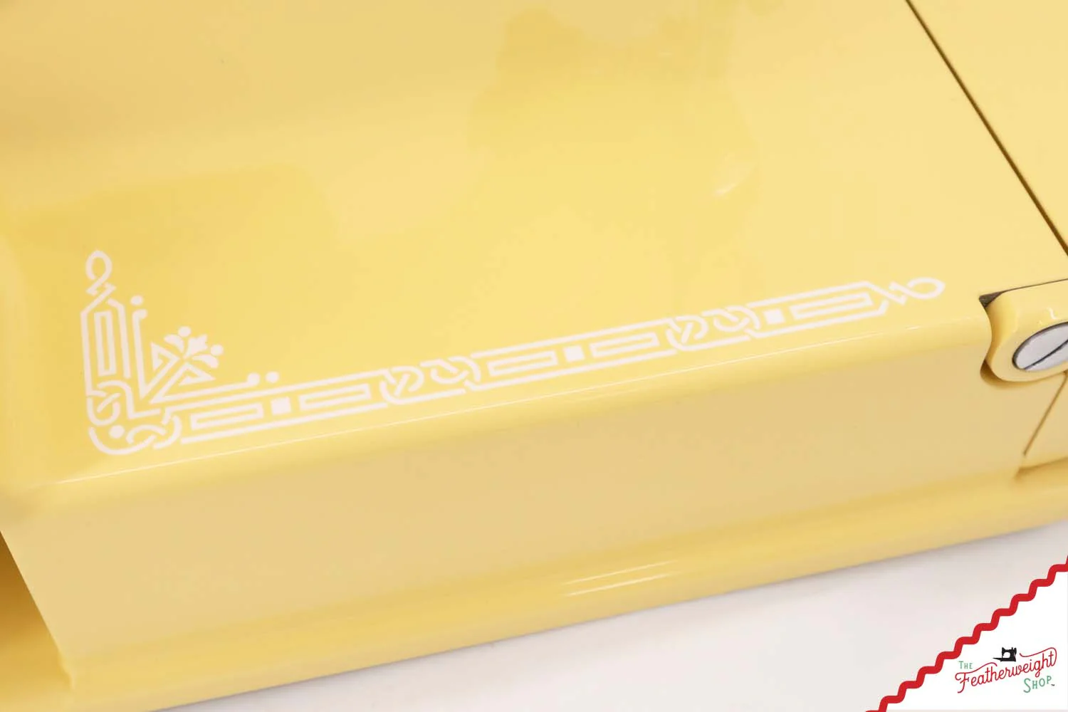 Singer Featherweight 221 AF0831** - Fully Restored in Happy Yellow - Image 11