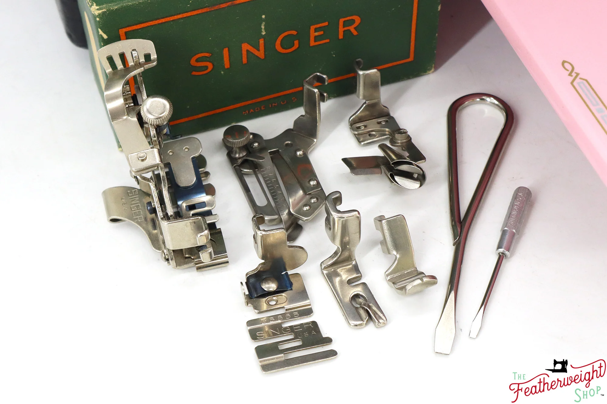 Singer Featherweight 221, AF481*** - Fully Restored in Pink Frosting - Image 10