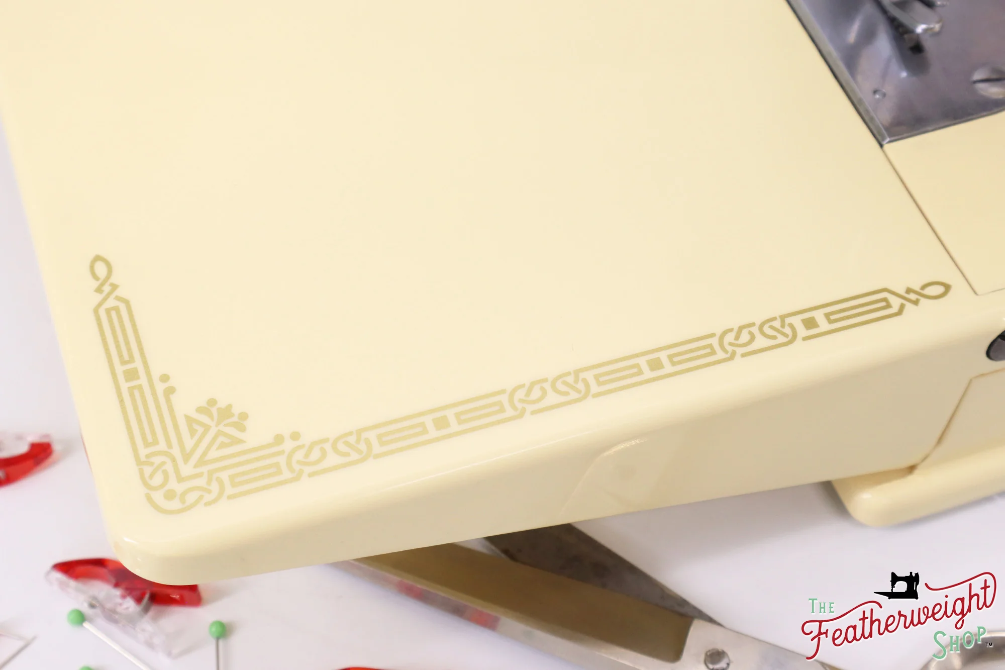 Singer Featherweight 221, AG869*** - Fully Restored in Sugar Cookie - Image 5