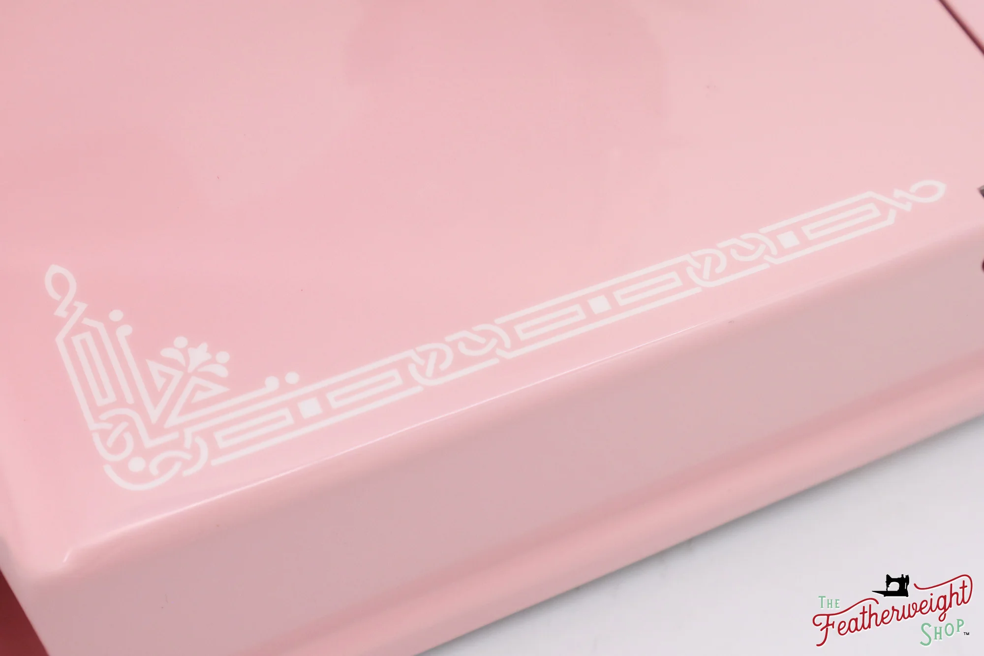 Singer Featherweight 221, AH120*** - Fully Restored in Cotton Candy Pink - Image 11