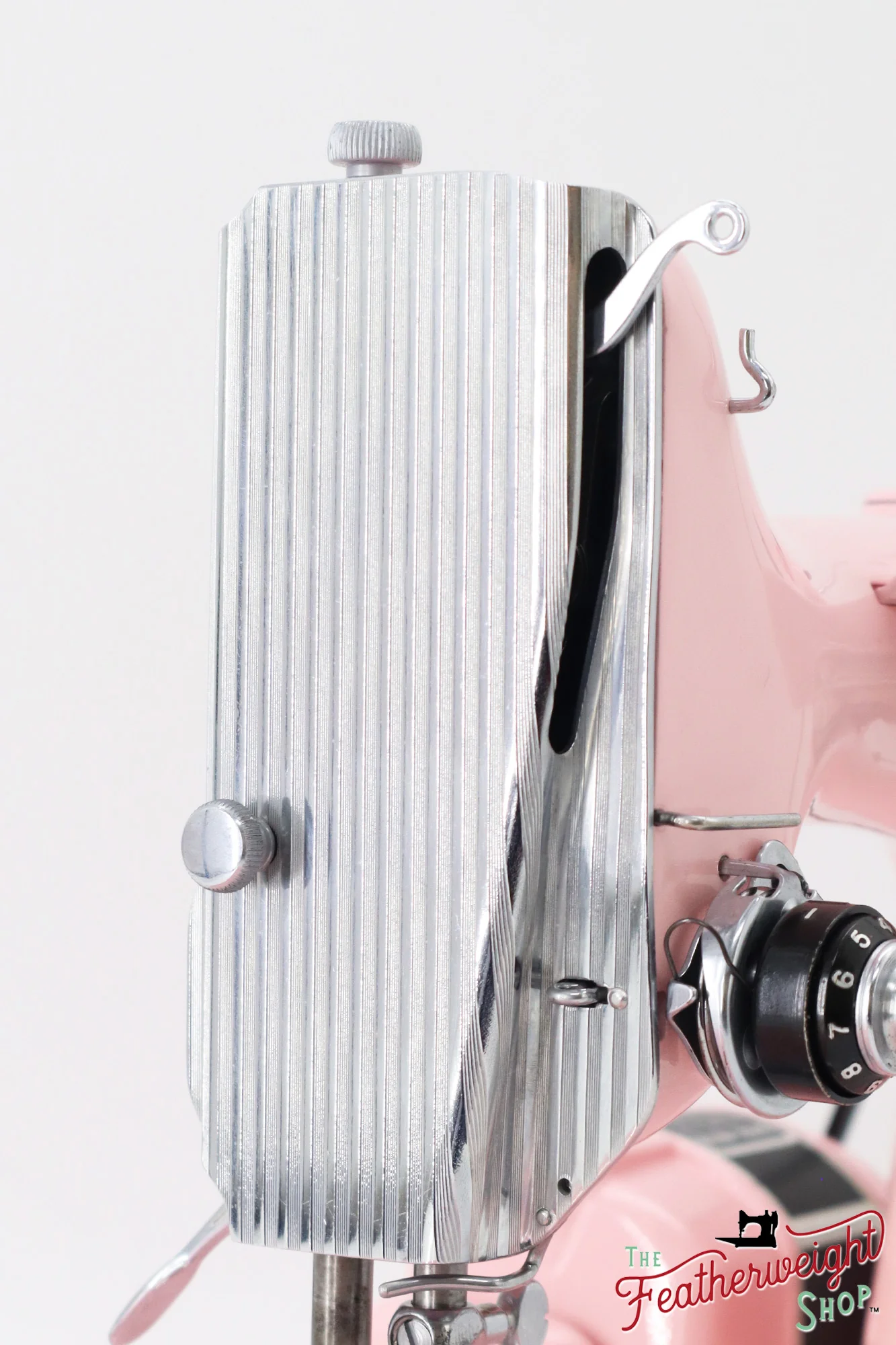 Singer Featherweight 221, AH120*** - Fully Restored in Cotton Candy Pink - Image 15