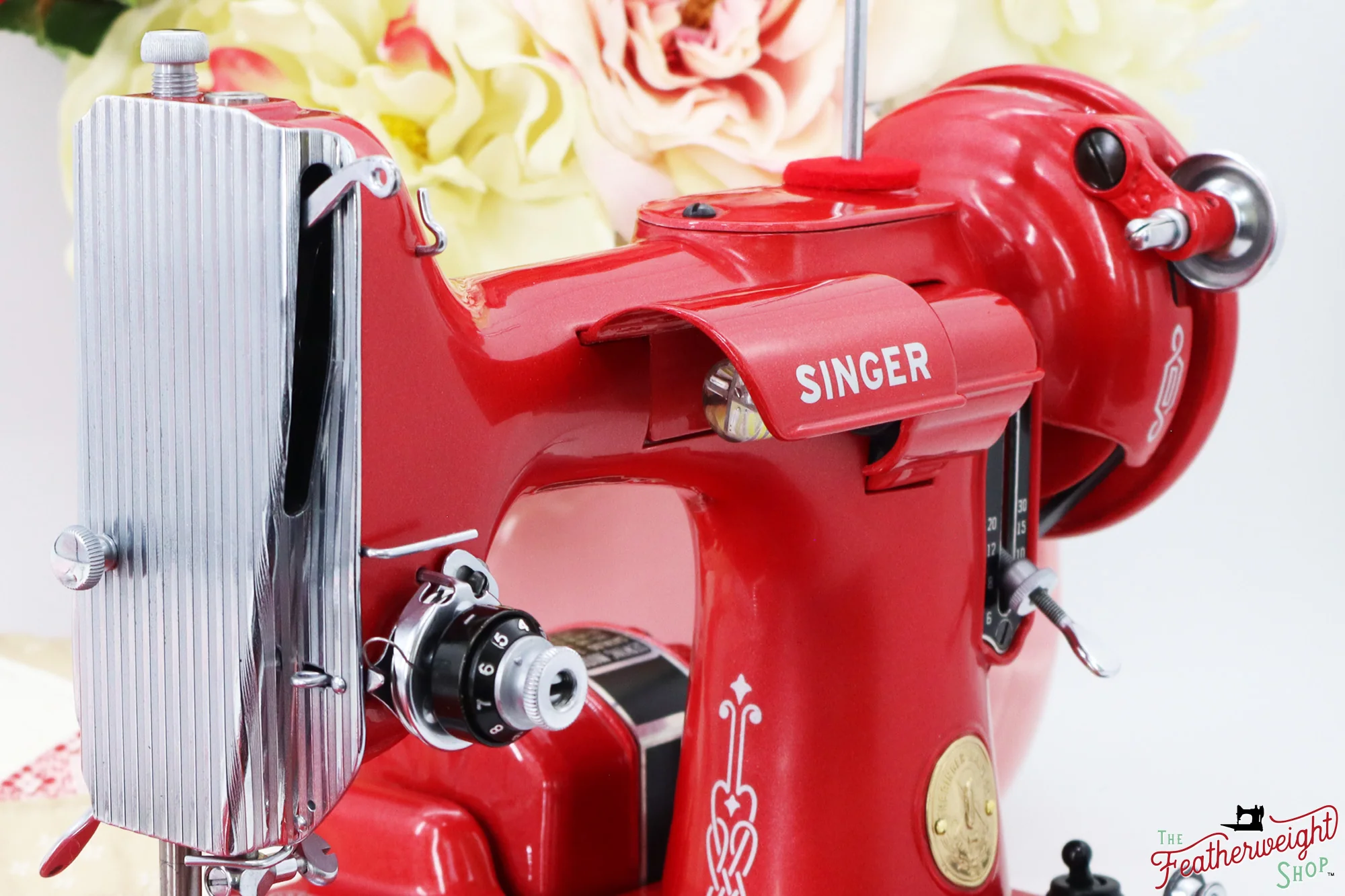 Singer Featherweight 221, AH318*** - Fully Restored in Candy Apple Red - Image 17