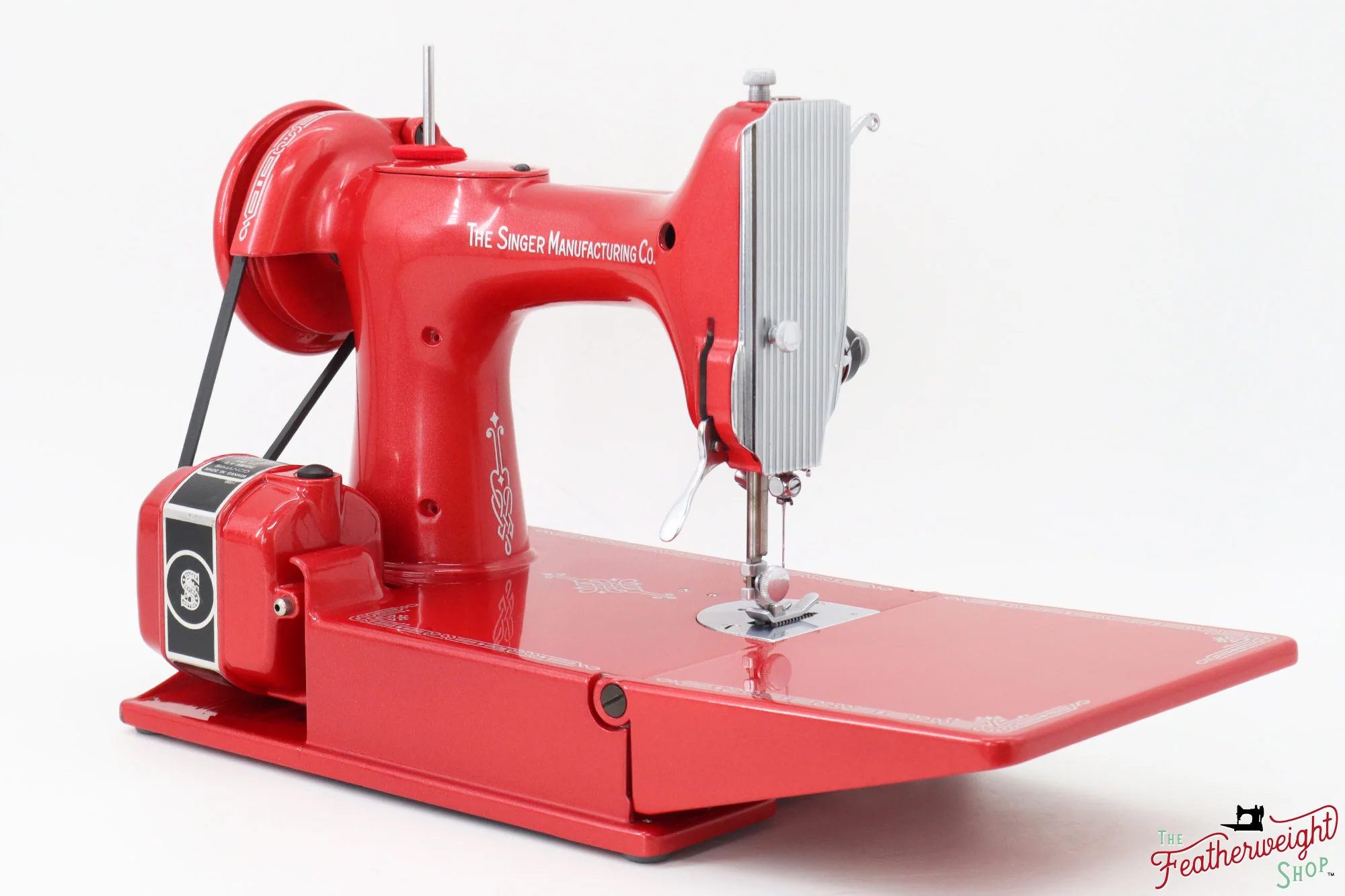 Singer Featherweight 221, AH318*** - Fully Restored in Candy Apple Red - Image 9