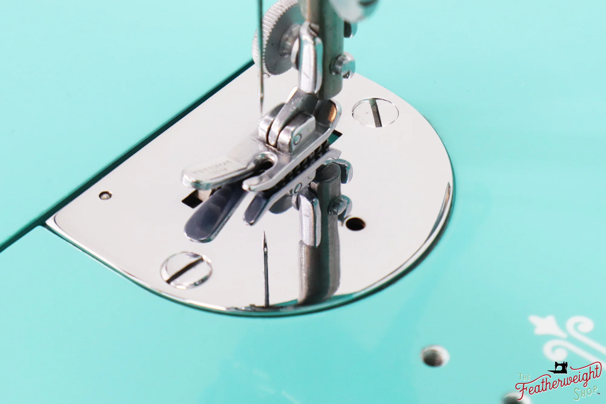 Singer Featherweight 221, AH334*** - Fully Restored in Tiffany Blue - Image 14