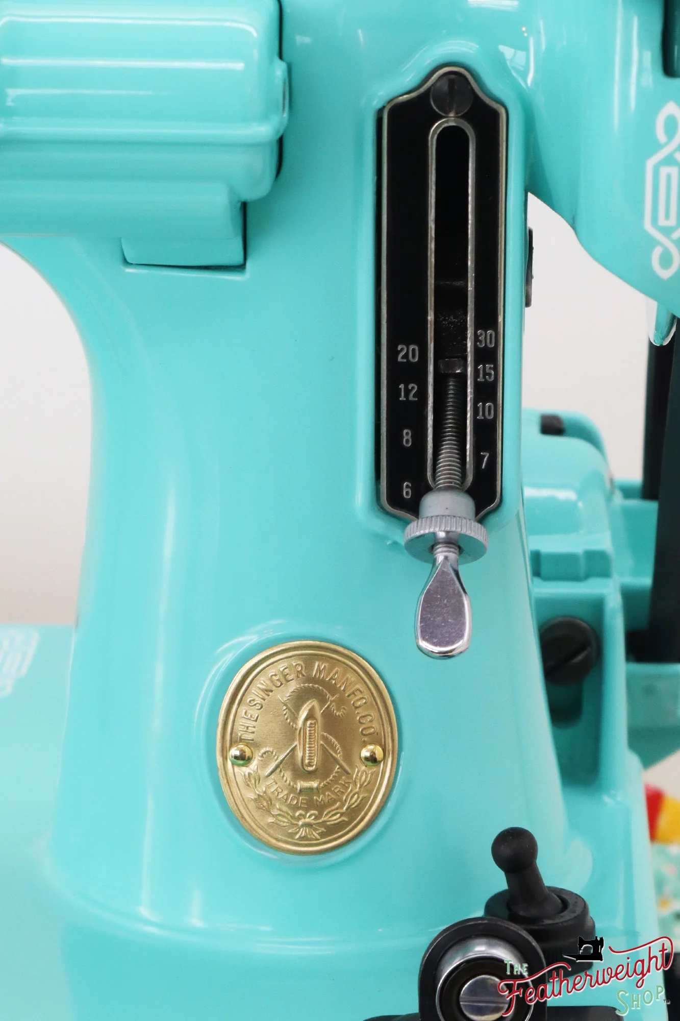 Singer Featherweight 221, AH334*** - Fully Restored in Tiffany Blue - Image 15