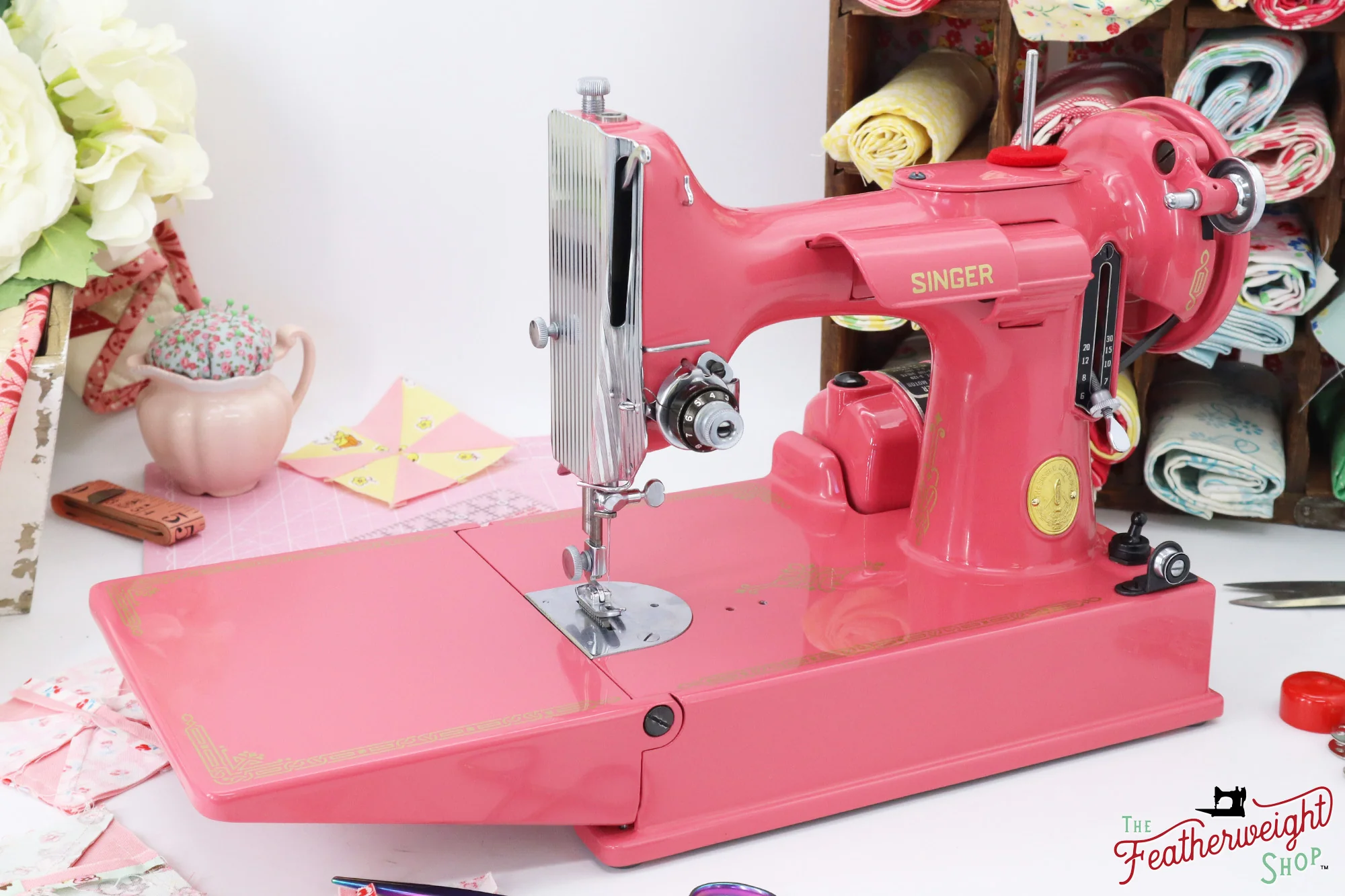 Singer Featherweight 221, AH664*** - Fully Restored in Happy Pink Grapefruit - Image 3