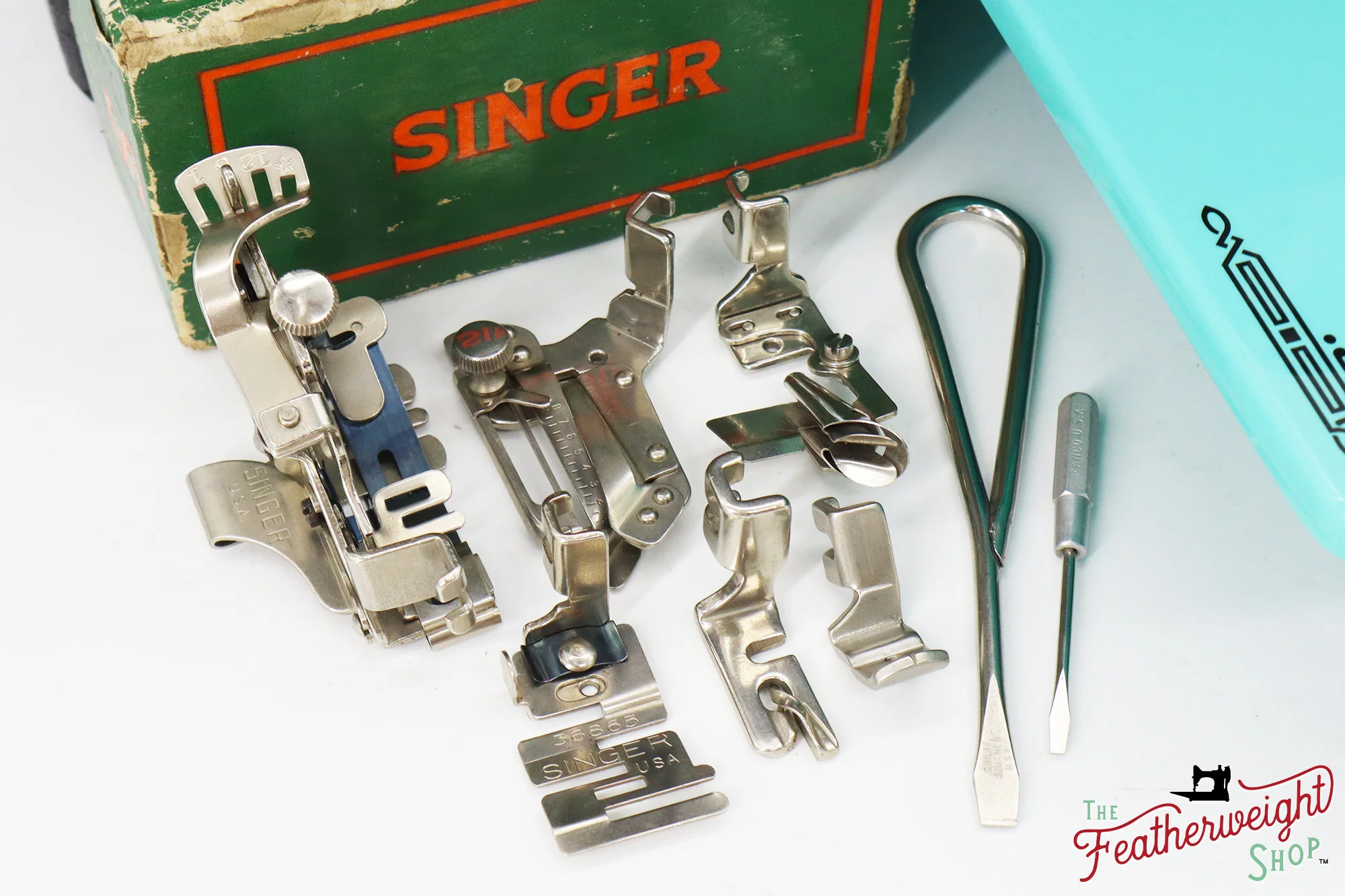 Singer Featherweight 221, AH9815** - Fully Restored in Tiffany Blue - Image 20