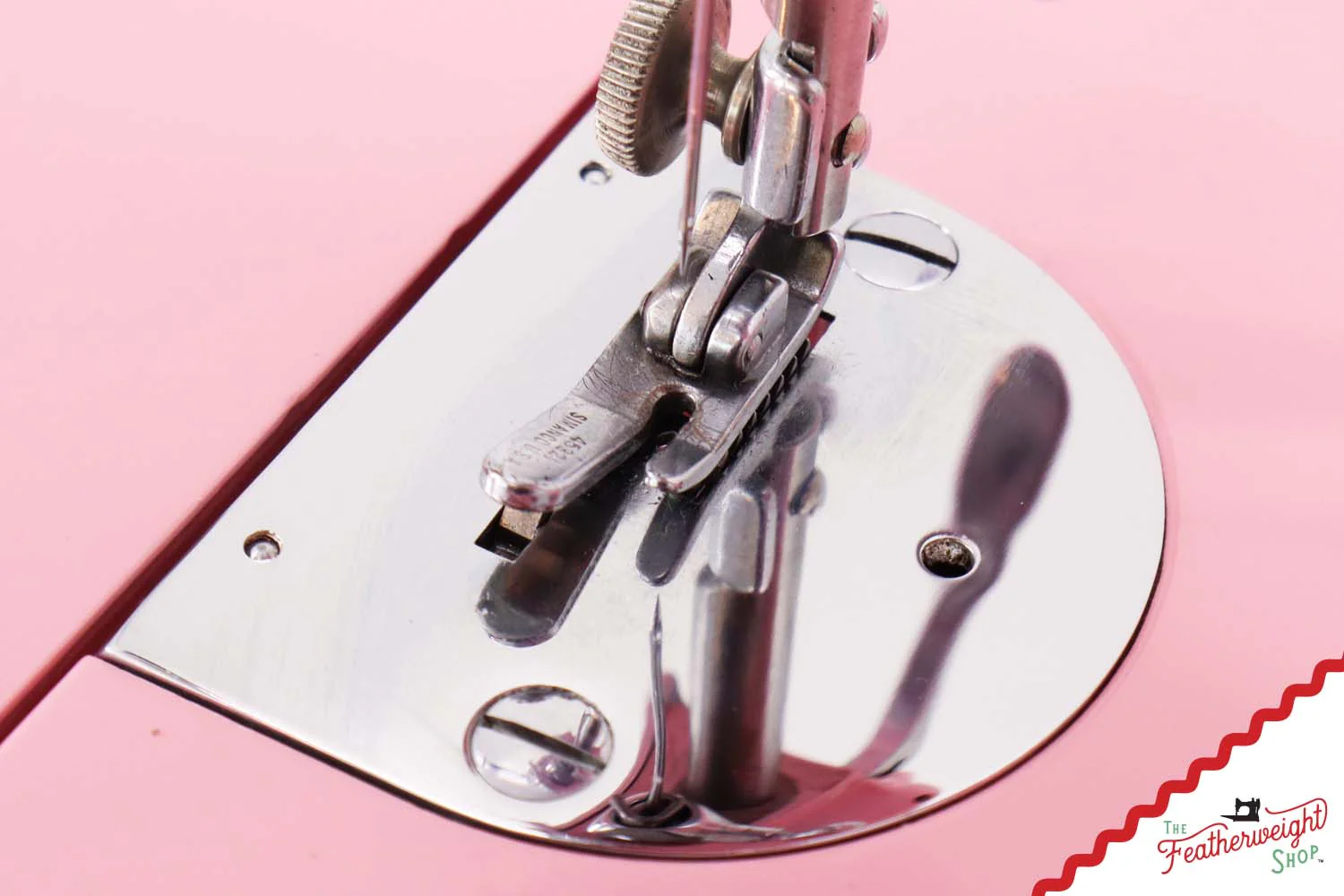 Singer Featherweight 221 AJ003*** - Fully Restored in Rosy Posy Pink - Image 14