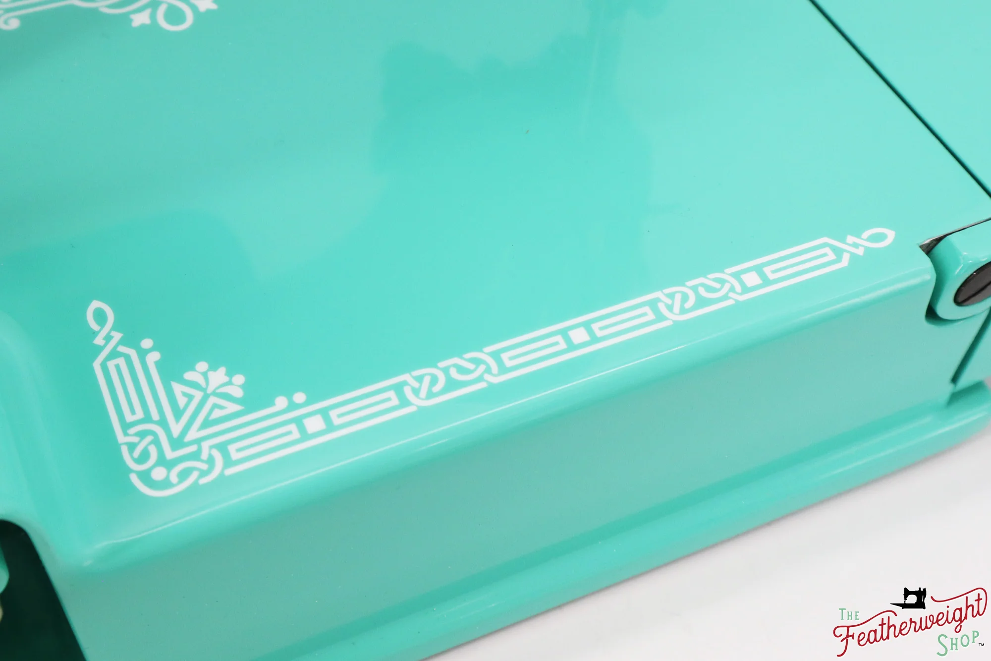 Singer Featherweight 221, AJ217*** - Fully Restored in Caribbean Sea Green - Image 11
