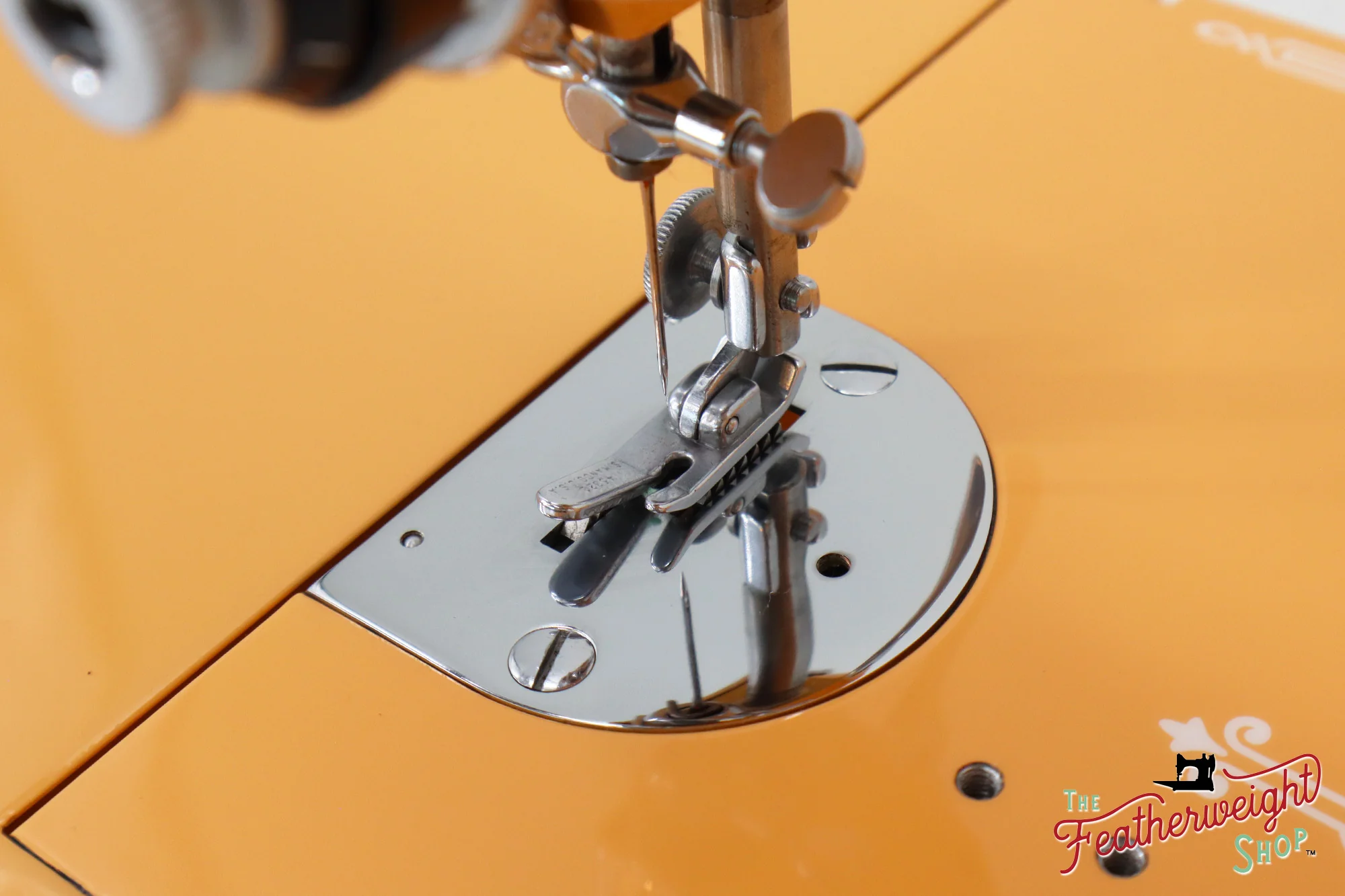Singer Featherweight 221, AJ585*** - Fully Restored in Dreamcicle - Image 15