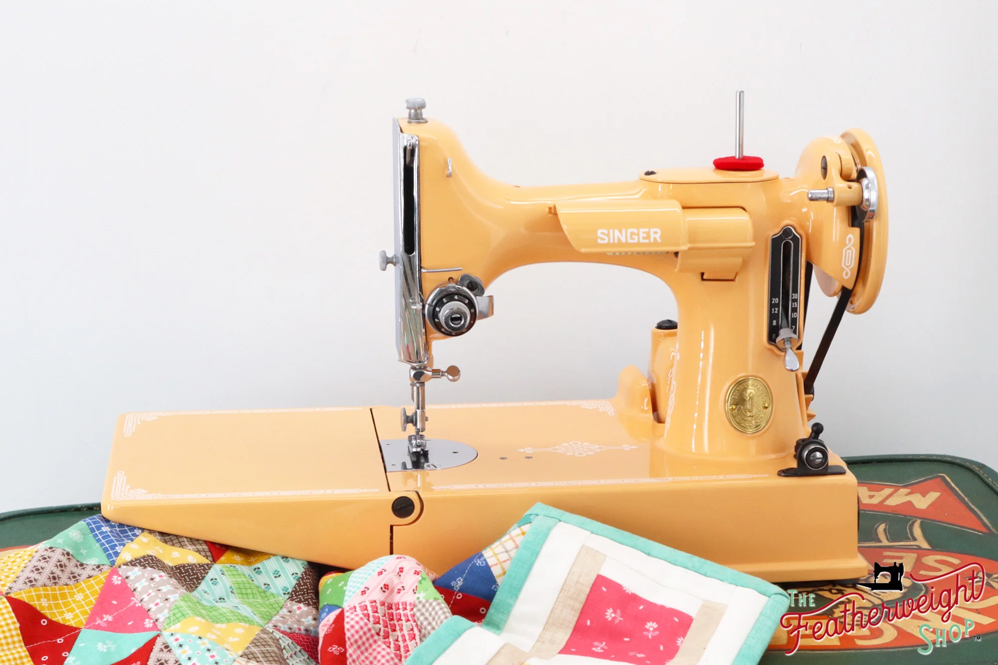 Singer Featherweight 221, AJ585*** - Fully Restored in Dreamcicle - Image 2