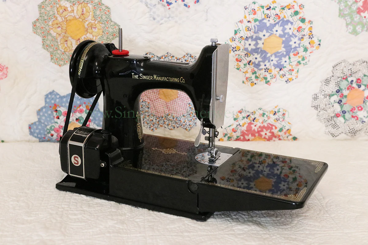Singer Featherweight 221 Sewing Machine, AJ198*** - Image 6
