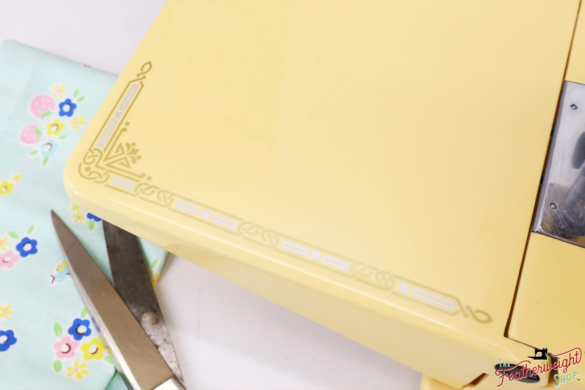 Singer Featherweight 221, AK578*** - Fully Restored in Happy Yellow - Image 10