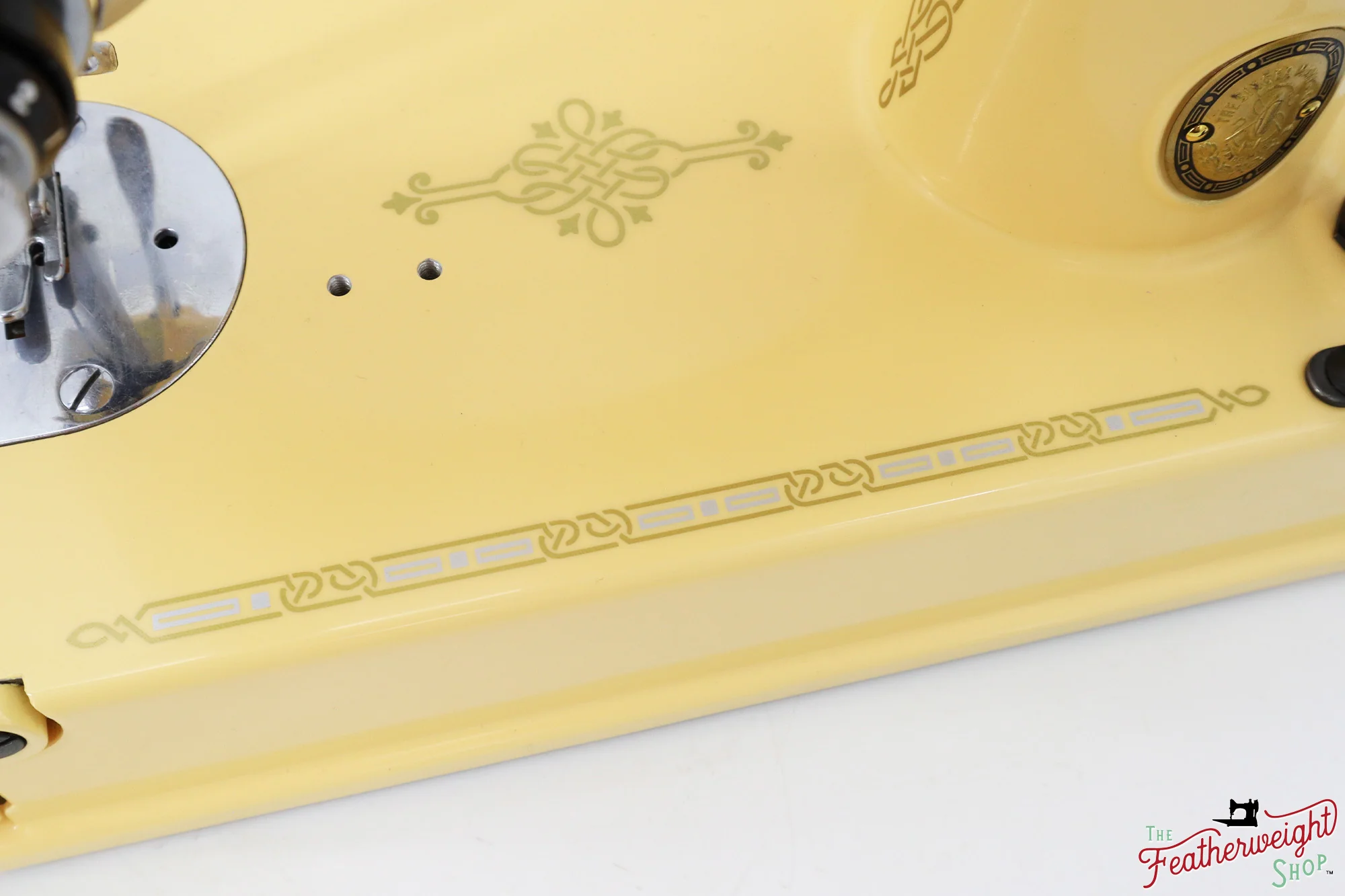 Singer Featherweight 221, AK578*** - Fully Restored in Happy Yellow - Image 9