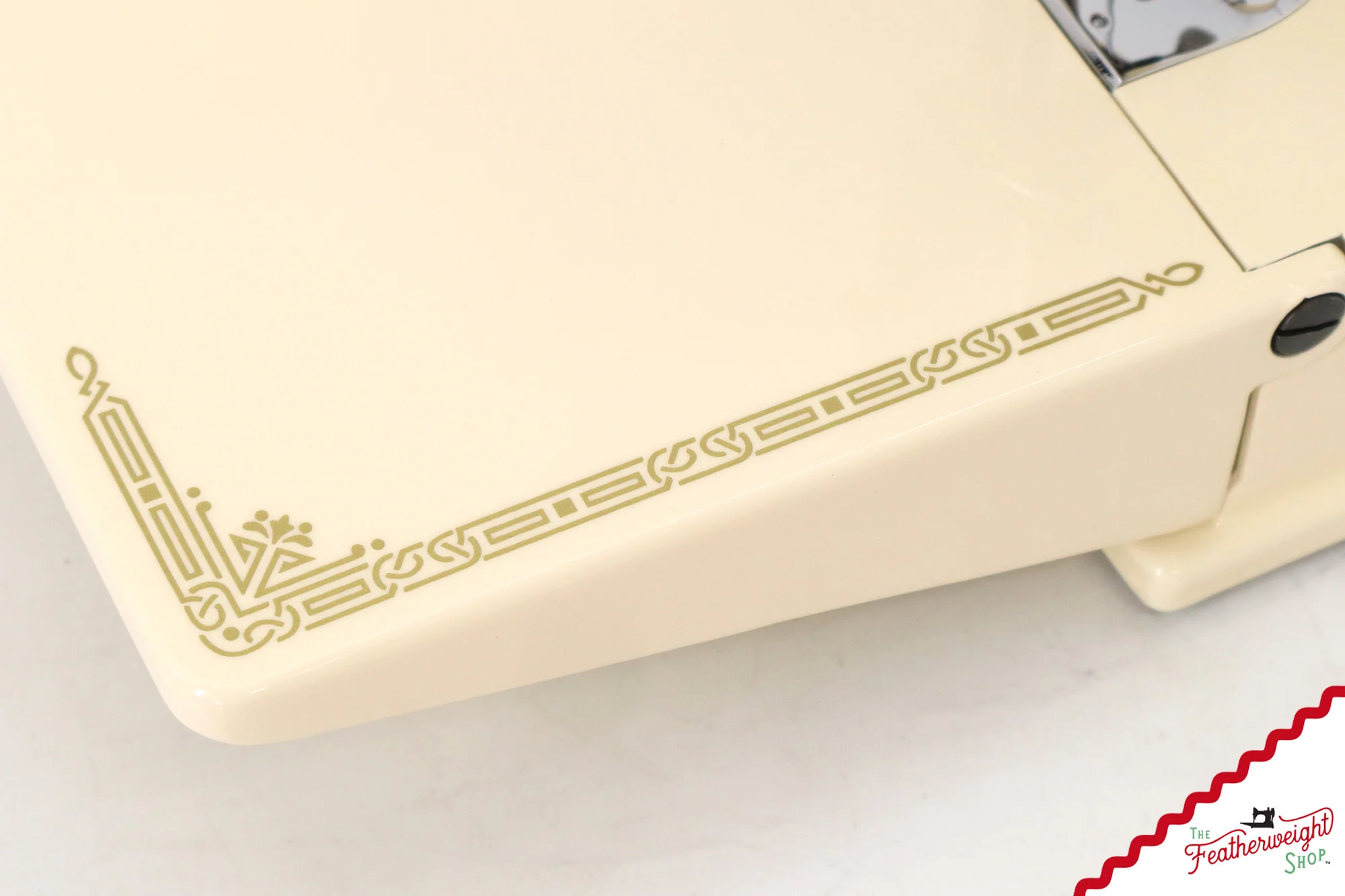 Singer Featherweight 221, AL0333** - Fully Restored in Sugar Cookie - Image 9