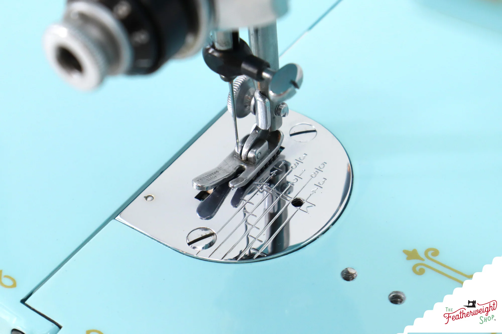 Singer Featherweight 221, AL409*** - Fully Restored in Cinderella Blue - Image 15