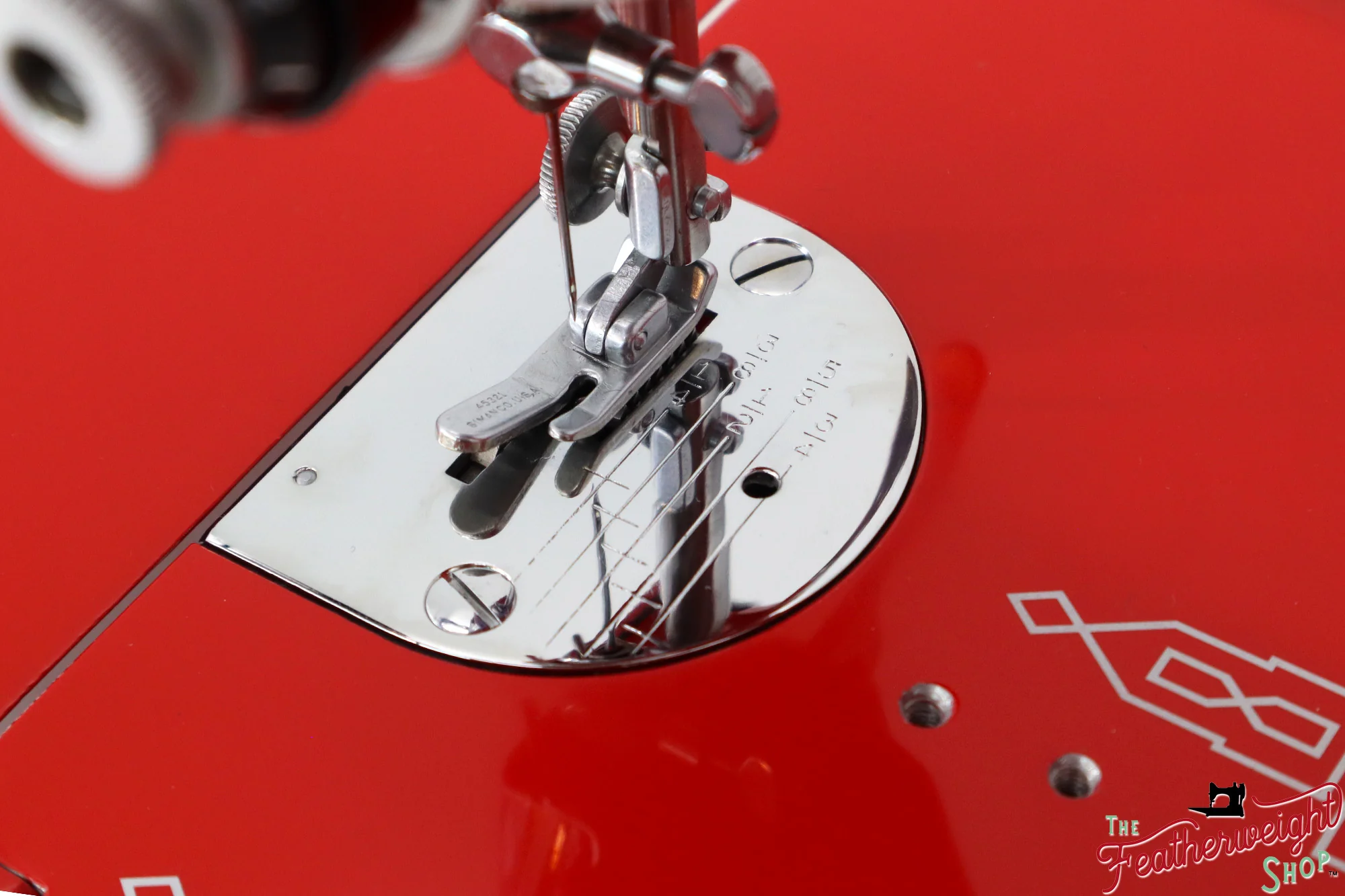 Singer Featherweight 221, AM17209* - Fully Restored in Liberty Red - Image 14