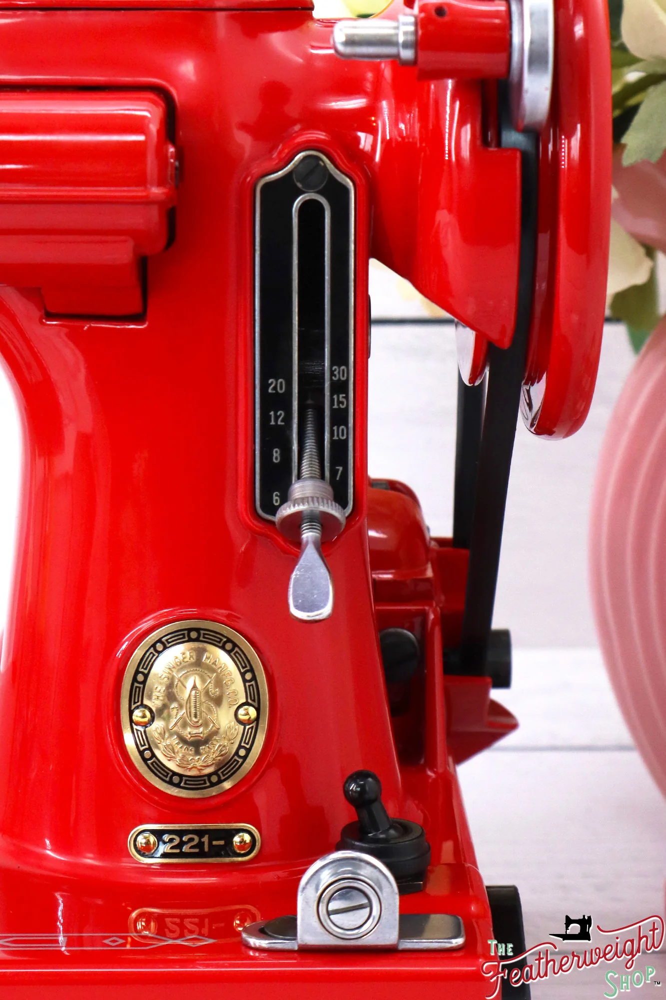 Singer Featherweight 221, AM17209* - Fully Restored in Liberty Red - Image 15