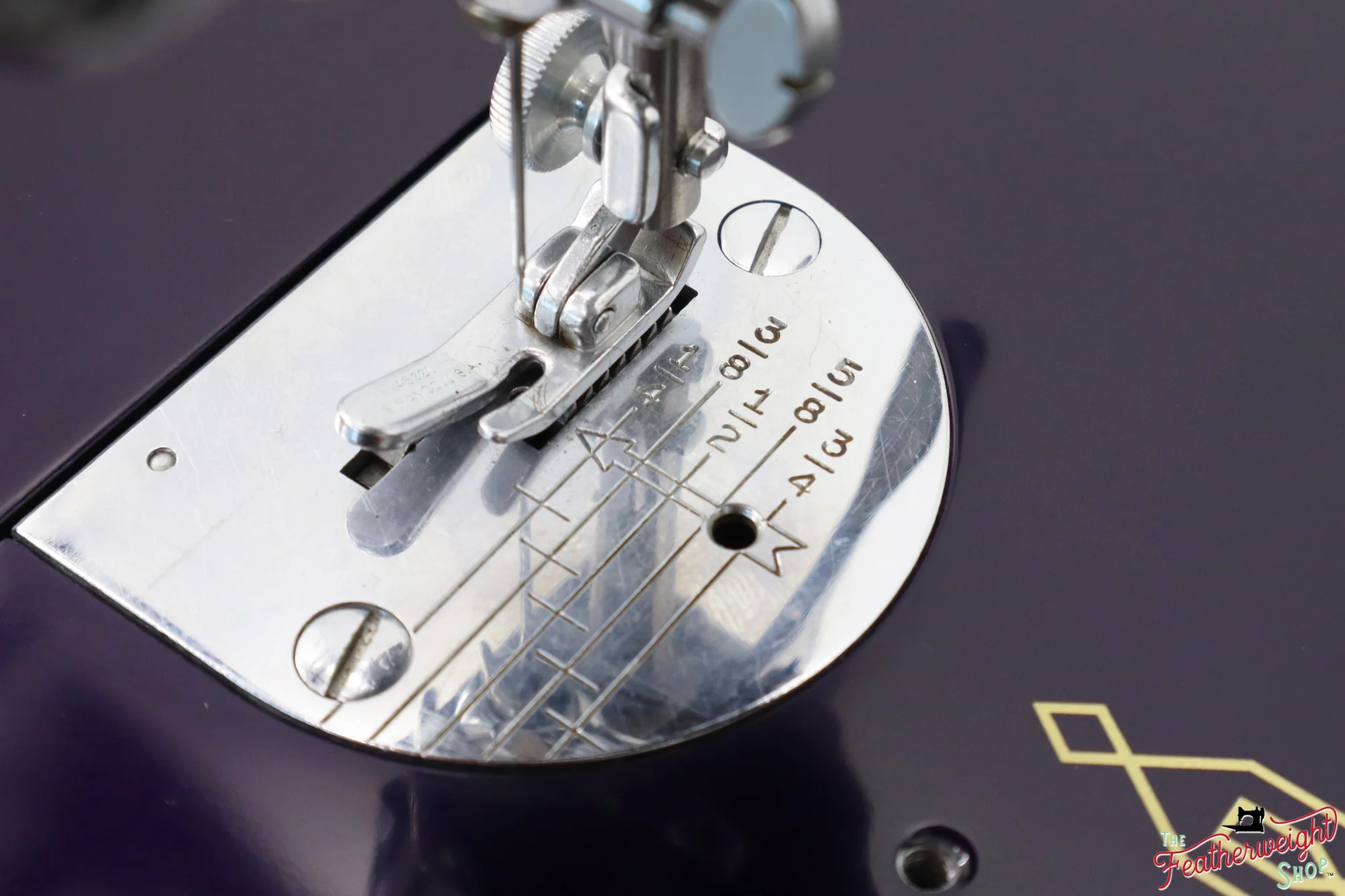 Singer Featherweight 221, AM180*** - Fully Restored in Black Iris - Image 16