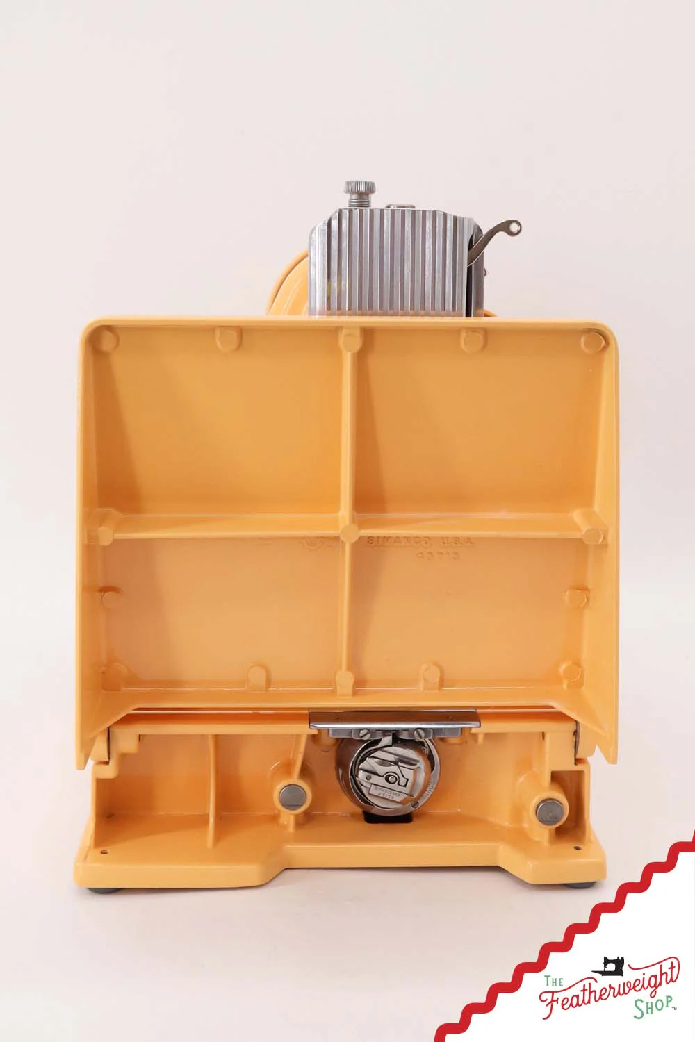 Singer Featherweight 221, Centennial - AK101*** - Fully Restored in Dreamsicle - Image 5