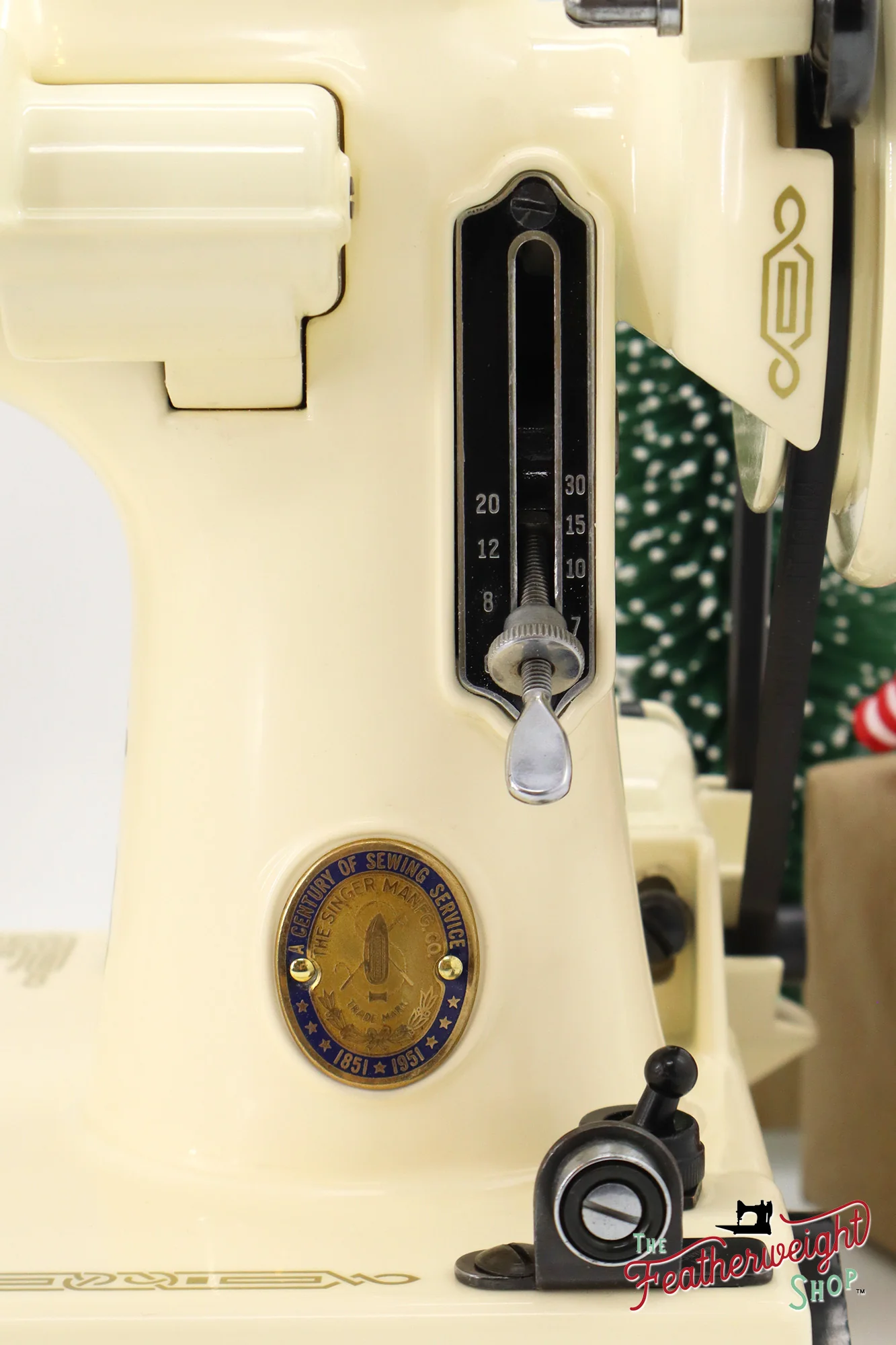 Singer Featherweight 221, Centennial - AK116*** - Fully Restored in Sugar Cookie - Image 15