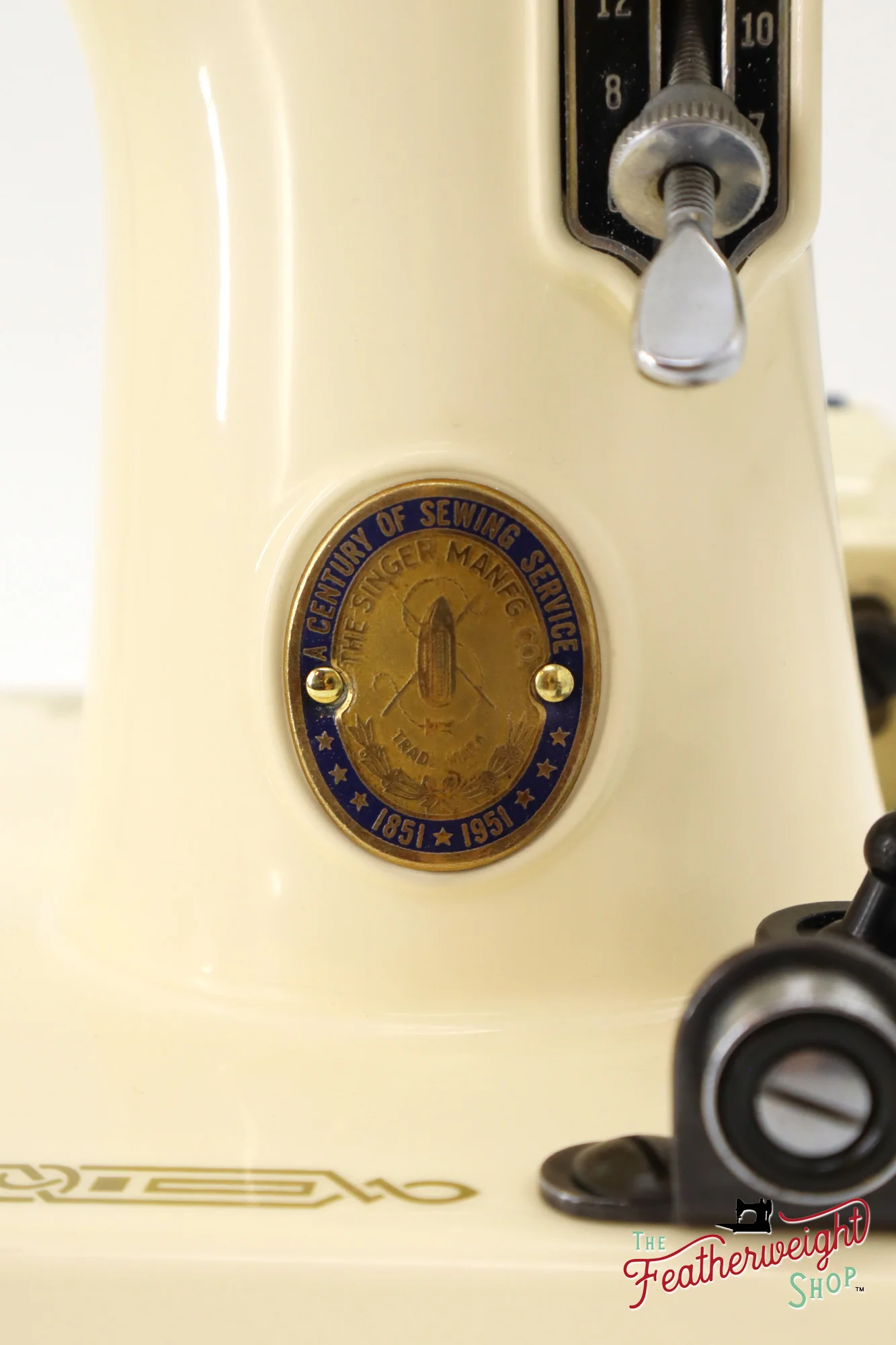 Singer Featherweight 221, Centennial - AK116*** - Fully Restored in Sugar Cookie - Image 5