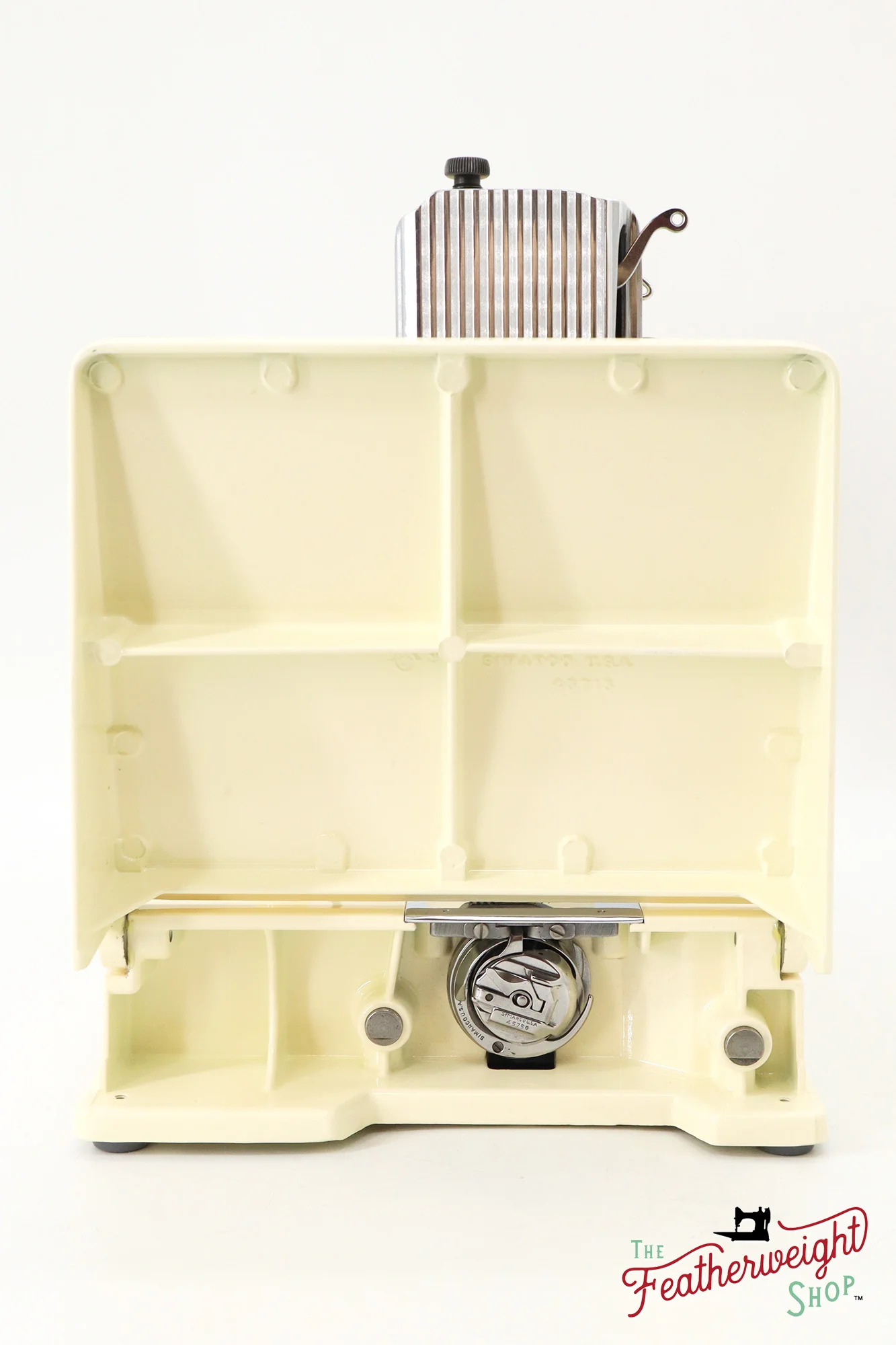 Singer Featherweight 221, Centennial - AK116*** - Fully Restored in Sugar Cookie - Image 7