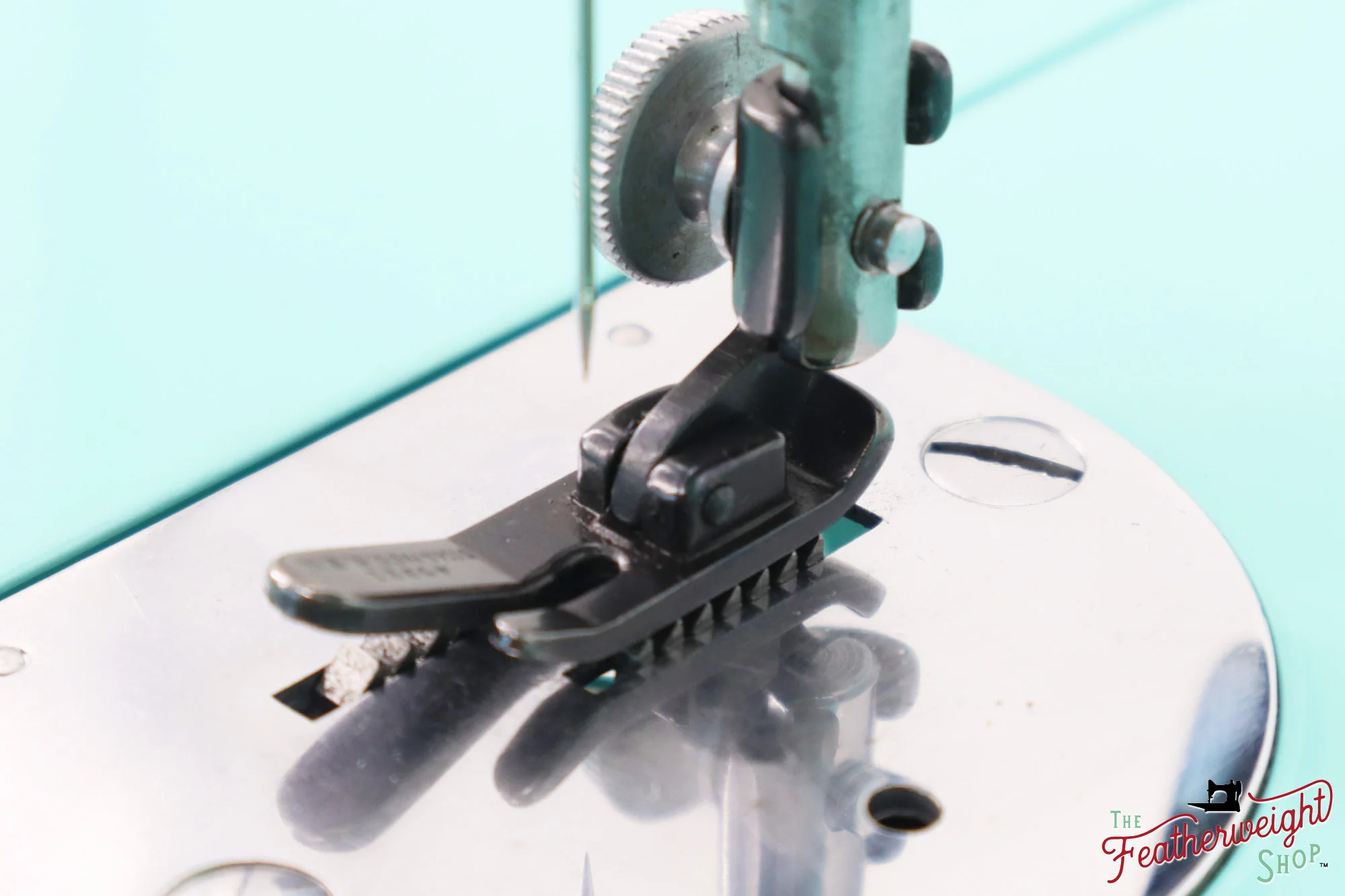 Singer Featherweight 221, RARE - Blackside, AG014*** - Fully Restored in Tiffany Blue - Image 17